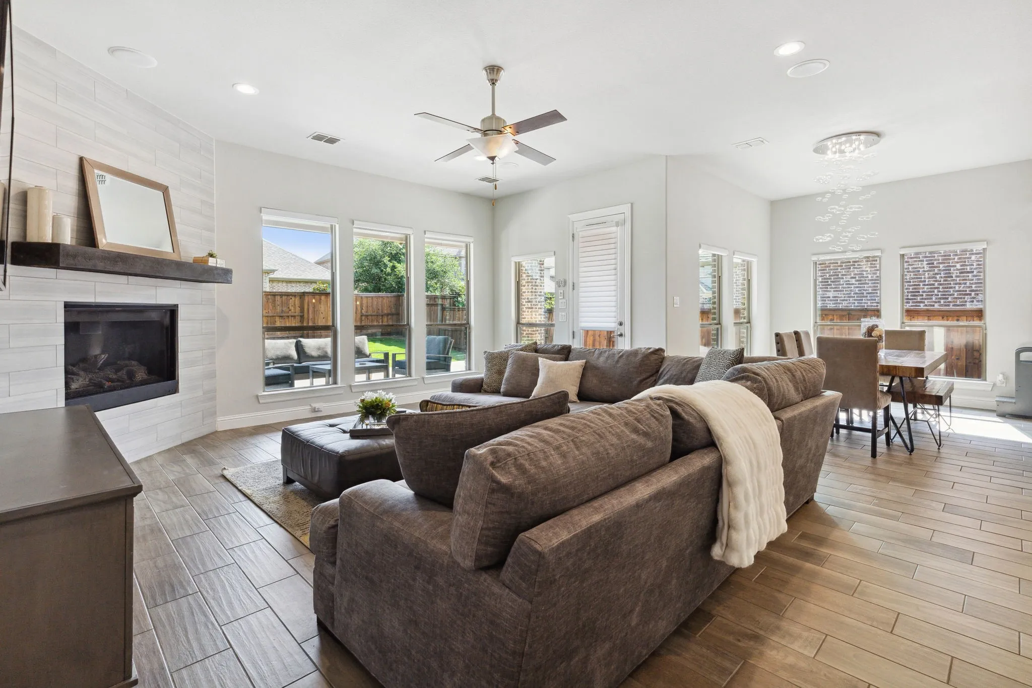 Single Family Residence For Sale in Denton County , 4710 Crossvine Drive, Prosper, Texas 75078, 4 Bedroom, 4 Bathroom, 2 Garage spaces, 3,190 Sqft, built in 2014, mls#21369148, Real Estate Agent in Prosper, Homes For Sale in Denton county, Homes For Sale in Prosper, Realtor in Prosper Texas, Real Estate Brokerage Independent Realty Texas, Luminita Cordes Realtor
