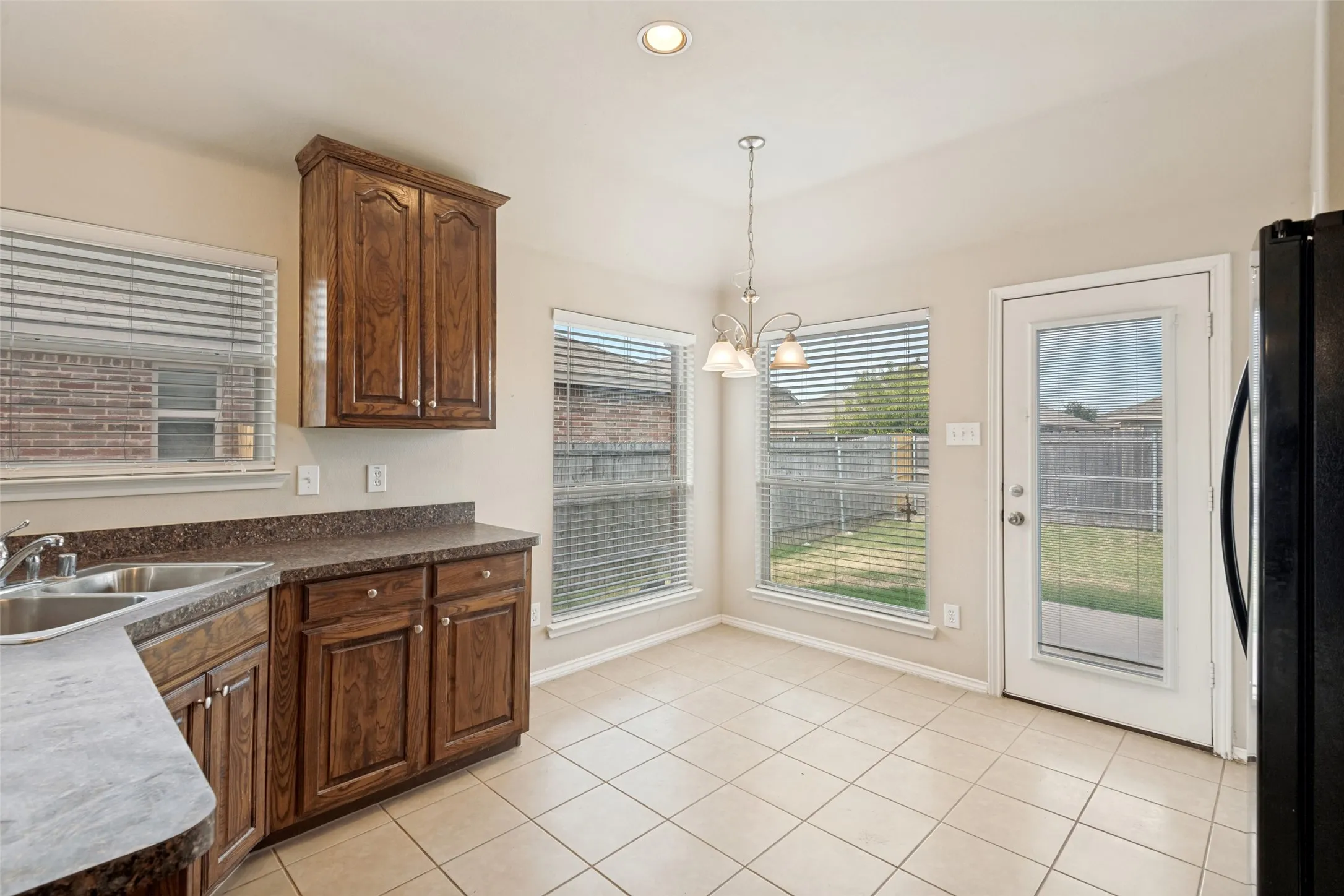 Single Family Residence For Sale in Kaufman County , 2131 Rains County Road, Forney, Texas 75126, 3 Bedroom, 2 Bathroom, 2 Garage spaces, 1,364 Sqft, built in 2011, mls#21367634, Real Estate Agent in Forney, Homes For Sale in Kaufman county, Homes For Sale in Forney, Realtor in Forney Texas, Real Estate Brokerage Independent Realty Texas, Luminita Cordes Realtor