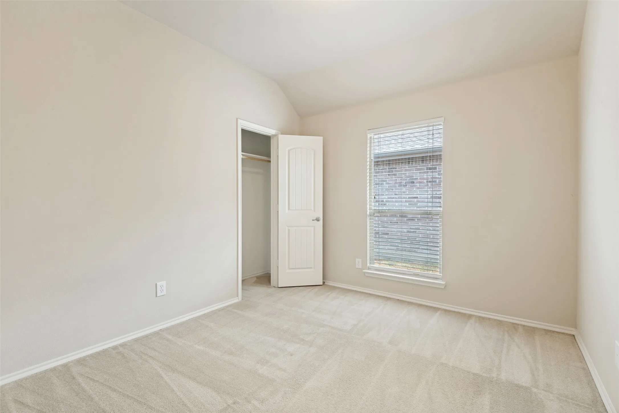 Single Family Residence For Sale in Kaufman County , 2131 Rains County Road, Forney, Texas 75126, 3 Bedroom, 2 Bathroom, 2 Garage spaces, 1,364 Sqft, built in 2011, mls#21367634, Real Estate Agent in Forney, Homes For Sale in Kaufman county, Homes For Sale in Forney, Realtor in Forney Texas, Real Estate Brokerage Independent Realty Texas, Luminita Cordes Realtor