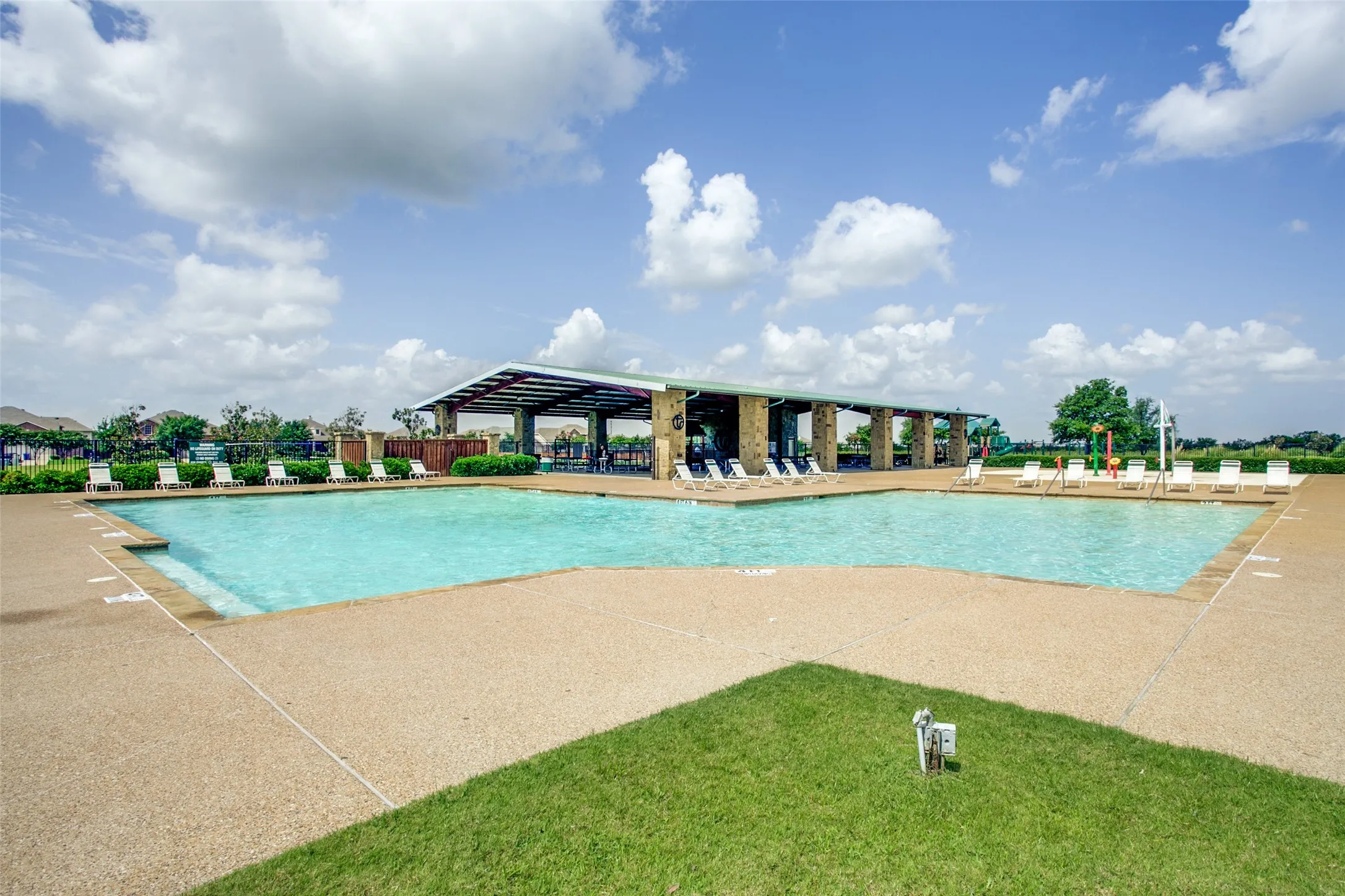 Single Family Residence For Sale in Kaufman County , 2131 Rains County Road, Forney, Texas 75126, 3 Bedroom, 2 Bathroom, 2 Garage spaces, 1,364 Sqft, built in 2011, mls#21367634, Real Estate Agent in Forney, Homes For Sale in Kaufman county, Homes For Sale in Forney, Realtor in Forney Texas, Real Estate Brokerage Independent Realty Texas, Luminita Cordes Realtor