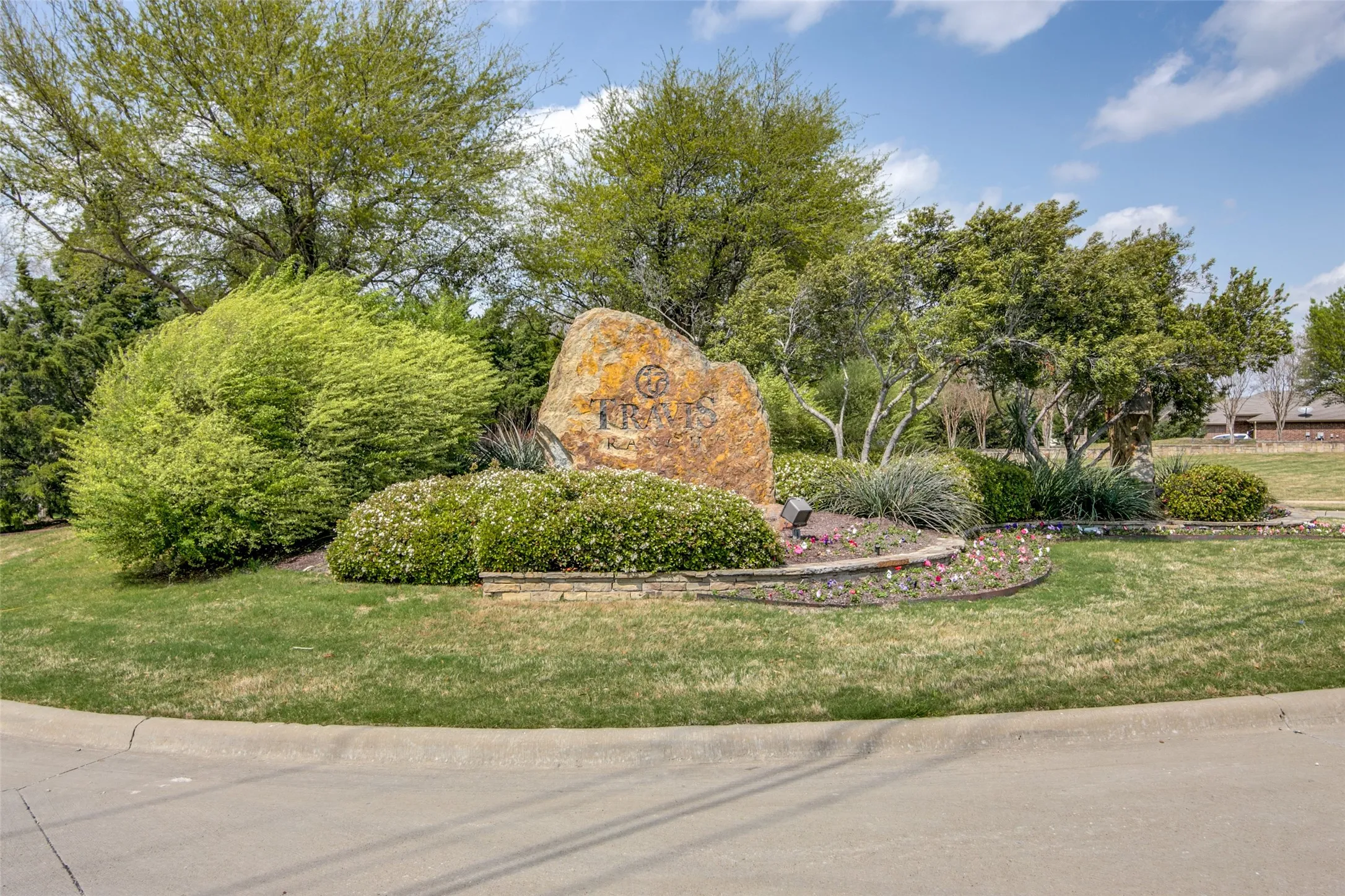 Single Family Residence For Sale in Kaufman County , 2131 Rains County Road, Forney, Texas 75126, 3 Bedroom, 2 Bathroom, 2 Garage spaces, 1,364 Sqft, built in 2011, mls#21367634, Real Estate Agent in Forney, Homes For Sale in Kaufman county, Homes For Sale in Forney, Realtor in Forney Texas, Real Estate Brokerage Independent Realty Texas, Luminita Cordes Realtor