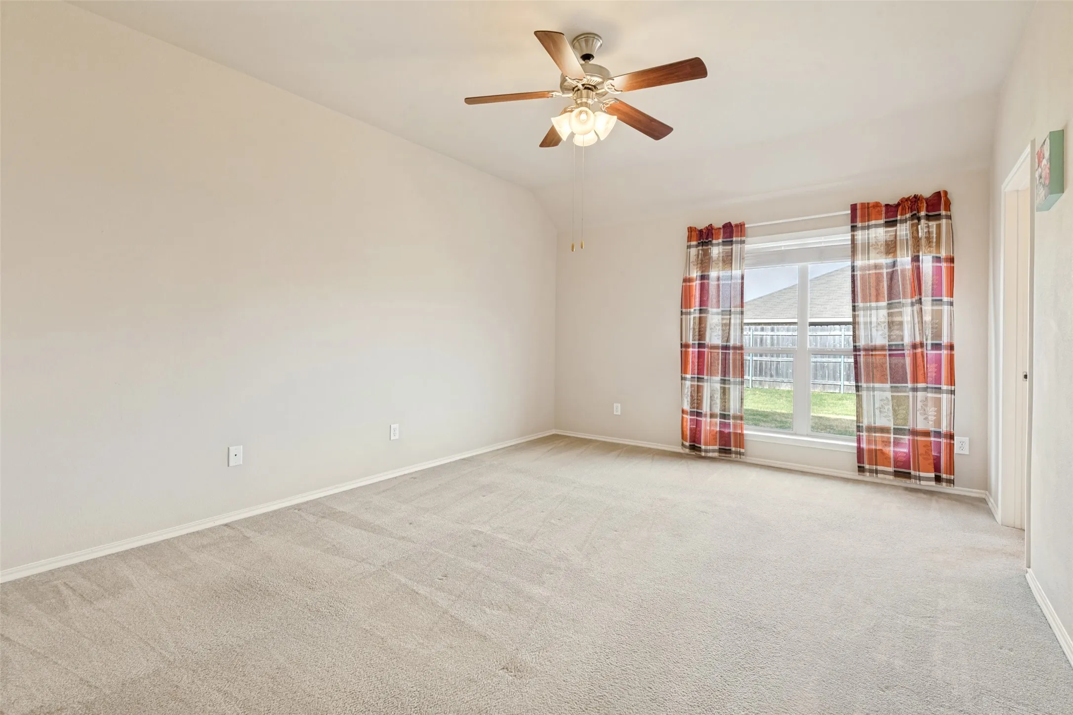 Single Family Residence For Sale in Kaufman County , 2131 Rains County Road, Forney, Texas 75126, 3 Bedroom, 2 Bathroom, 2 Garage spaces, 1,364 Sqft, built in 2011, mls#21367634, Real Estate Agent in Forney, Homes For Sale in Kaufman county, Homes For Sale in Forney, Realtor in Forney Texas, Real Estate Brokerage Independent Realty Texas, Luminita Cordes Realtor