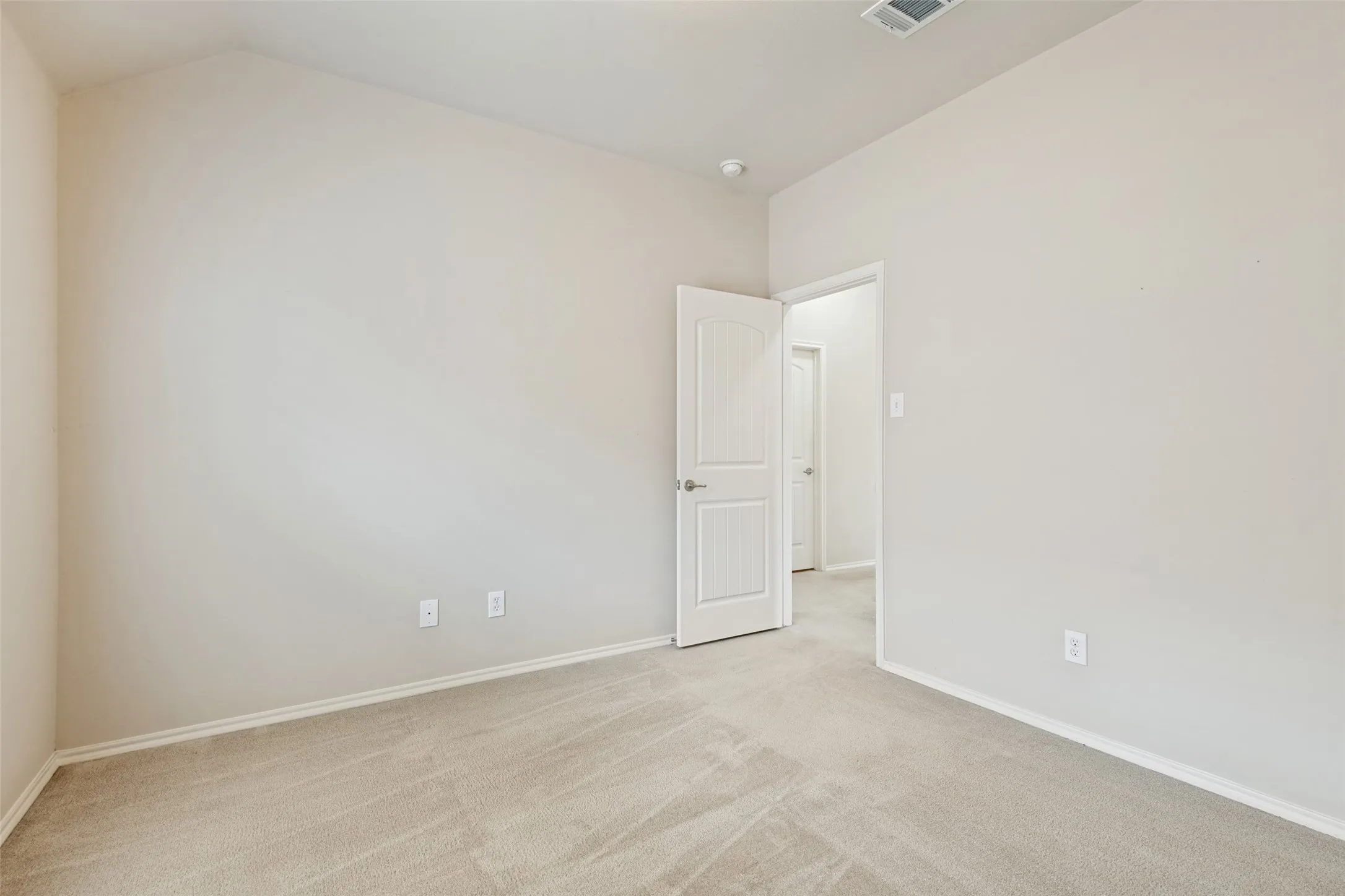 Single Family Residence For Sale in Kaufman County , 2131 Rains County Road, Forney, Texas 75126, 3 Bedroom, 2 Bathroom, 2 Garage spaces, 1,364 Sqft, built in 2011, mls#21367634, Real Estate Agent in Forney, Homes For Sale in Kaufman county, Homes For Sale in Forney, Realtor in Forney Texas, Real Estate Brokerage Independent Realty Texas, Luminita Cordes Realtor