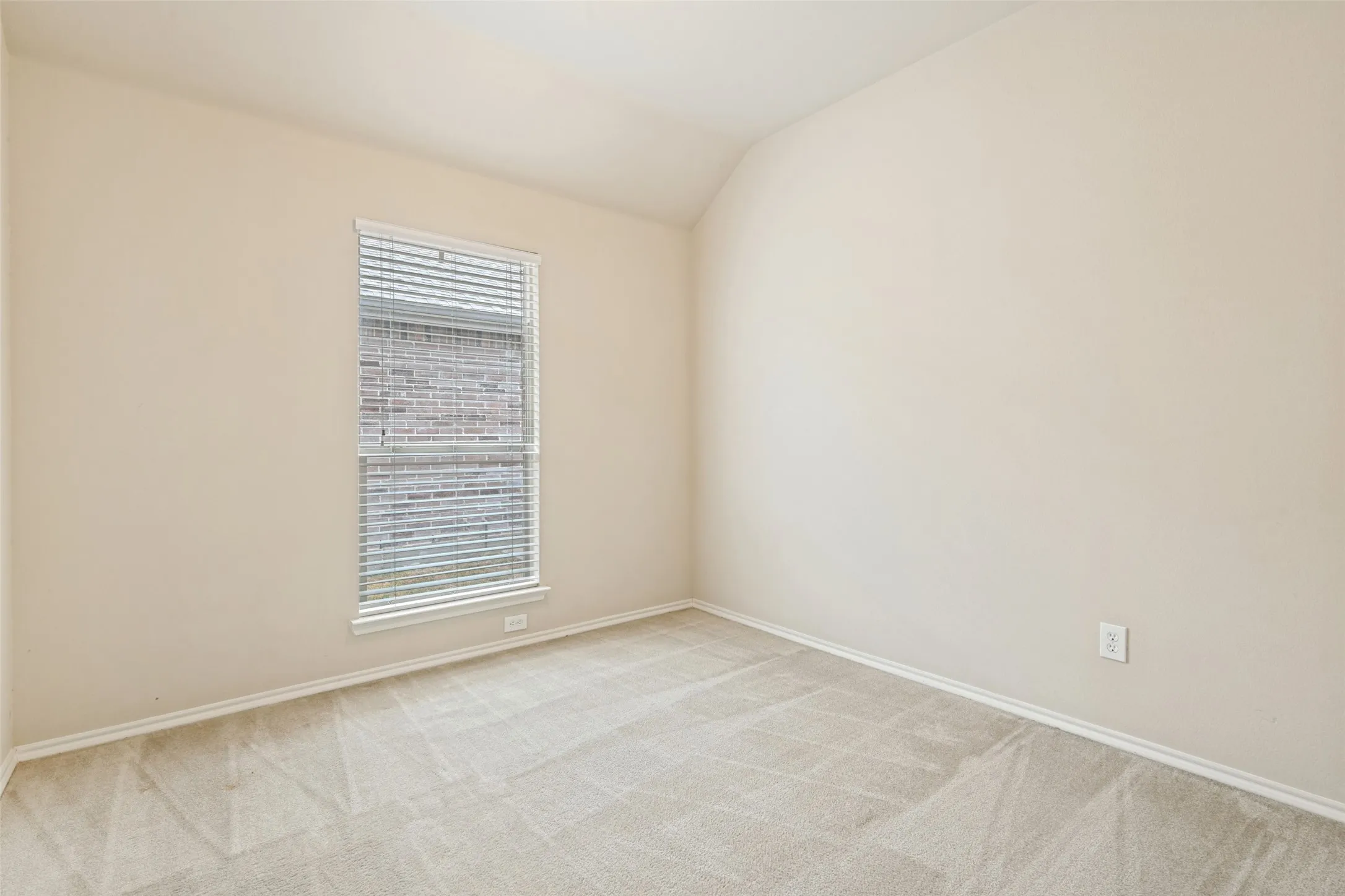 Single Family Residence For Sale in Kaufman County , 2131 Rains County Road, Forney, Texas 75126, 3 Bedroom, 2 Bathroom, 2 Garage spaces, 1,364 Sqft, built in 2011, mls#21367634, Real Estate Agent in Forney, Homes For Sale in Kaufman county, Homes For Sale in Forney, Realtor in Forney Texas, Real Estate Brokerage Independent Realty Texas, Luminita Cordes Realtor