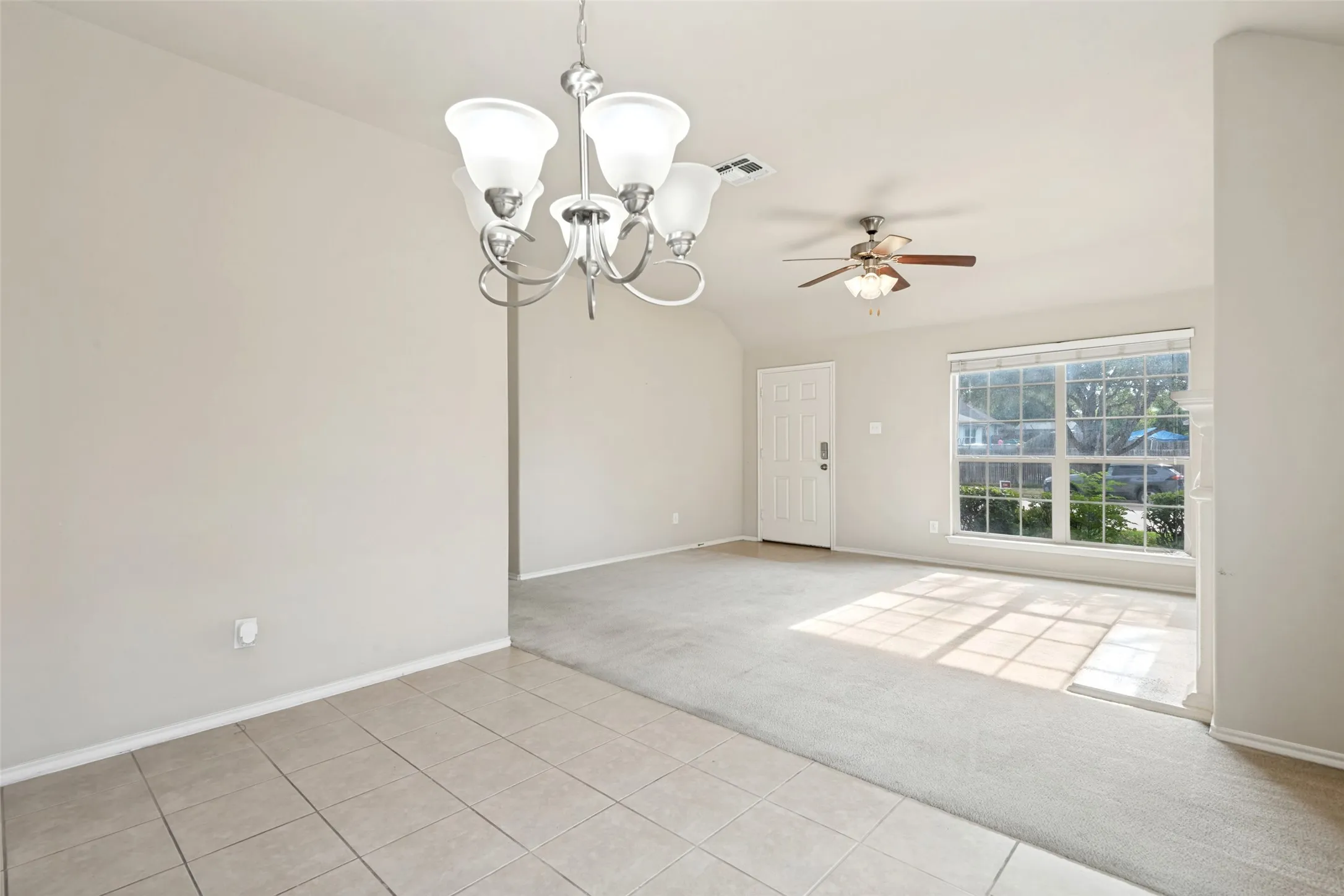 Single Family Residence For Sale in Kaufman County , 2131 Rains County Road, Forney, Texas 75126, 3 Bedroom, 2 Bathroom, 2 Garage spaces, 1,364 Sqft, built in 2011, mls#21367634, Real Estate Agent in Forney, Homes For Sale in Kaufman county, Homes For Sale in Forney, Realtor in Forney Texas, Real Estate Brokerage Independent Realty Texas, Luminita Cordes Realtor