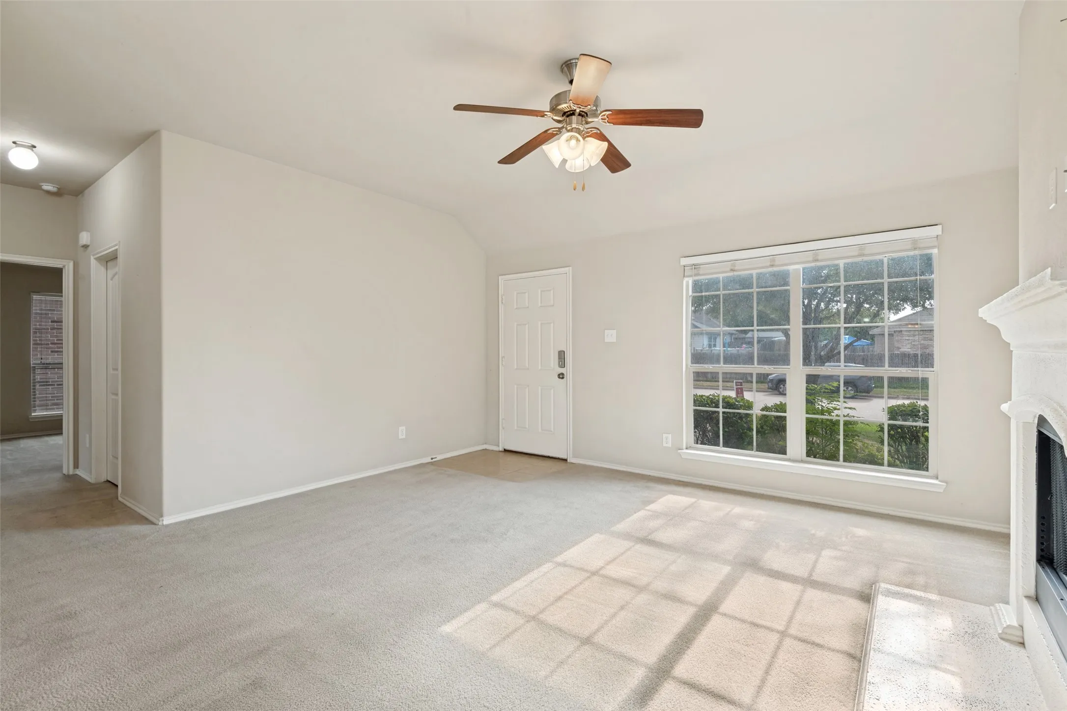 Single Family Residence For Sale in Kaufman County , 2131 Rains County Road, Forney, Texas 75126, 3 Bedroom, 2 Bathroom, 2 Garage spaces, 1,364 Sqft, built in 2011, mls#21367634, Real Estate Agent in Forney, Homes For Sale in Kaufman county, Homes For Sale in Forney, Realtor in Forney Texas, Real Estate Brokerage Independent Realty Texas, Luminita Cordes Realtor