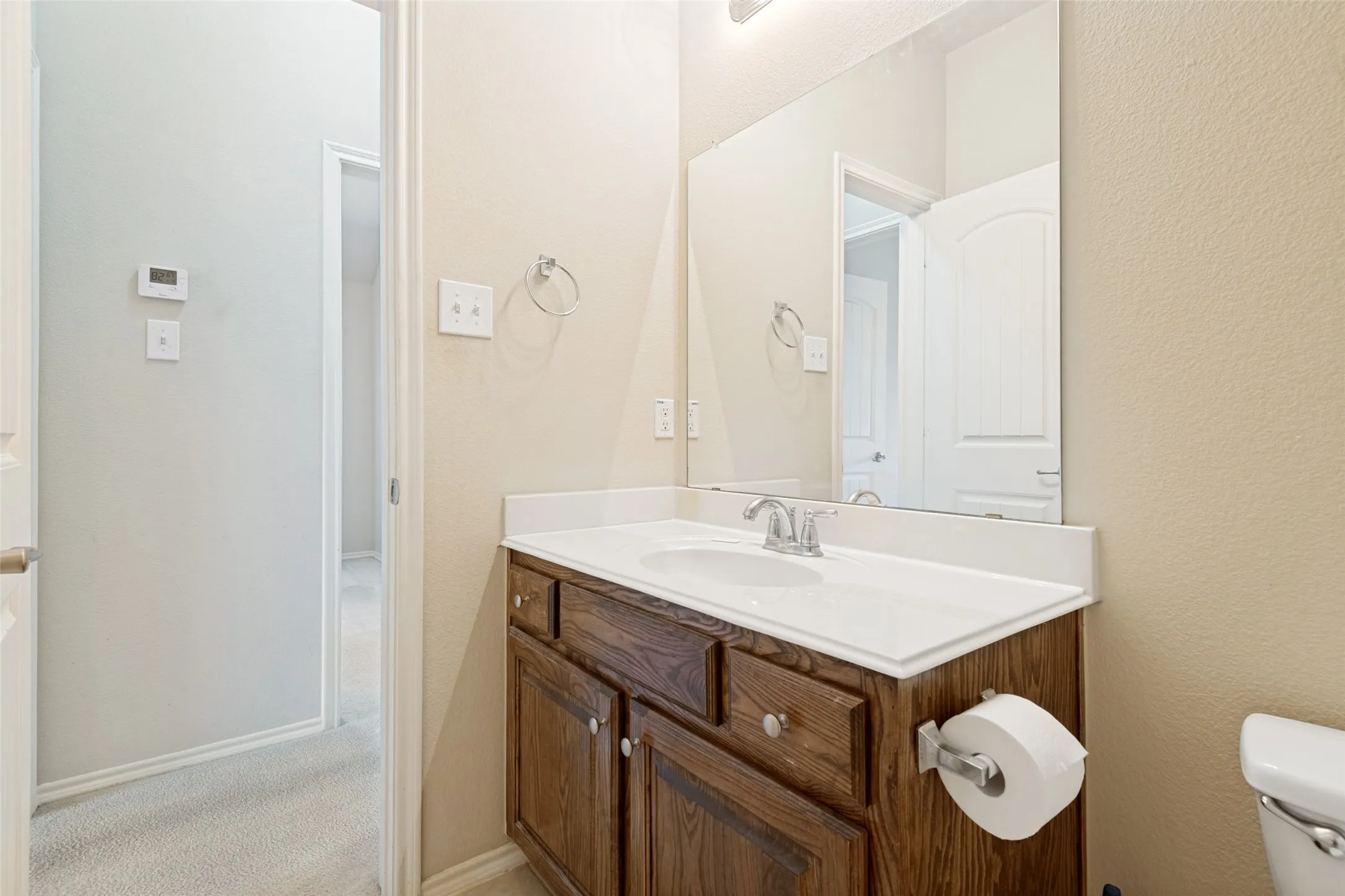 Single Family Residence For Sale in Kaufman County , 2131 Rains County Road, Forney, Texas 75126, 3 Bedroom, 2 Bathroom, 2 Garage spaces, 1,364 Sqft, built in 2011, mls#21367634, Real Estate Agent in Forney, Homes For Sale in Kaufman county, Homes For Sale in Forney, Realtor in Forney Texas, Real Estate Brokerage Independent Realty Texas, Luminita Cordes Realtor