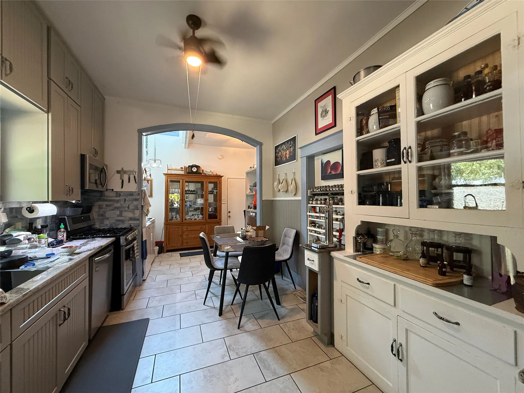 Single Family Residence For Sale in Mc Lennan County , 2223 N 6th Street, Waco, Texas 76708, 4 Bedroom, 3 Bathroom, Garage spaces, 2,024 Sqft, built in 1924, mls#21369131, Real Estate Agent in Waco, Homes For Sale in Mc Lennan county, Homes For Sale in Waco, Realtor in Waco Texas, Real Estate Brokerage Independent Realty Texas, Luminita Cordes Realtor