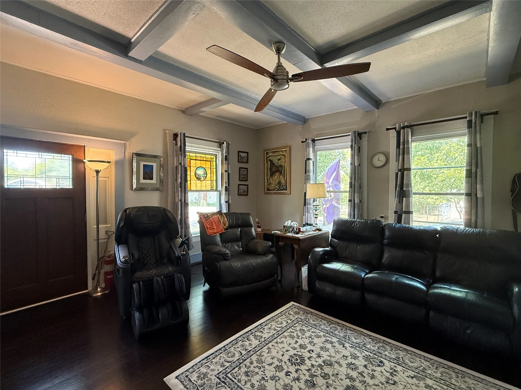 Single Family Residence For Sale in Mc Lennan County , 2223 N 6th Street, Waco, Texas 76708, 4 Bedroom, 3 Bathroom, Garage spaces, 2,024 Sqft, built in 1924, mls#21369131, Real Estate Agent in Waco, Homes For Sale in Mc Lennan county, Homes For Sale in Waco, Realtor in Waco Texas, Real Estate Brokerage Independent Realty Texas, Luminita Cordes Realtor