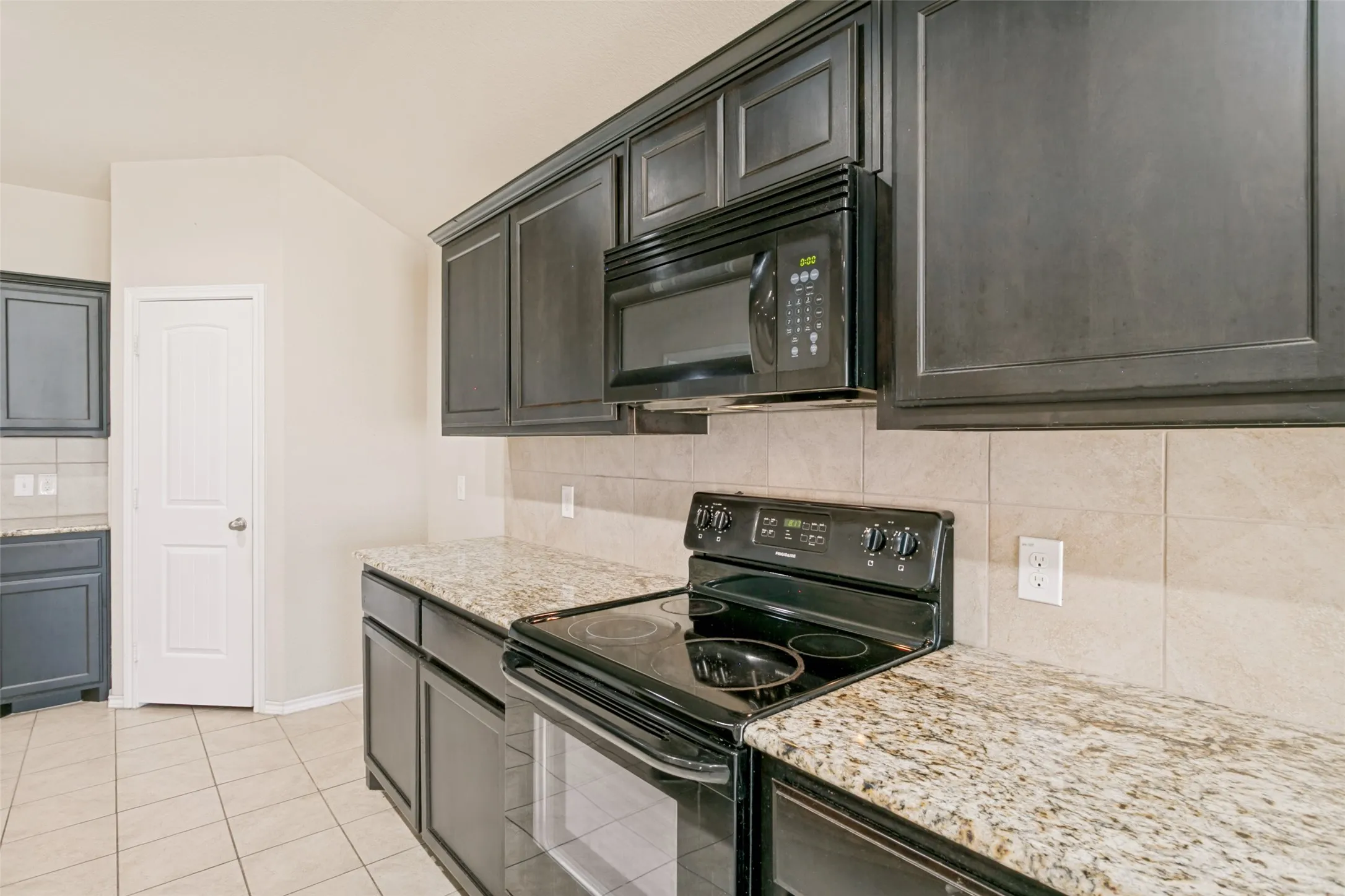 Single Family Residence For Rent in Tarrant County , 8817 Poynter Street, Fort Worth, Texas 76123, 4 Bedroom, 2 Bathroom, 2 Garage spaces, 1,798 Sqft, built in 2015, mls#21368430, Real Estate Agent in Fort Worth, Homes For Rent in Tarrant county, Homes For Rent in Fort Worth, Realtor in Fort Worth Texas, Real Estate Brokerage Independent Realty Texas, Luminita Cordes Realtor