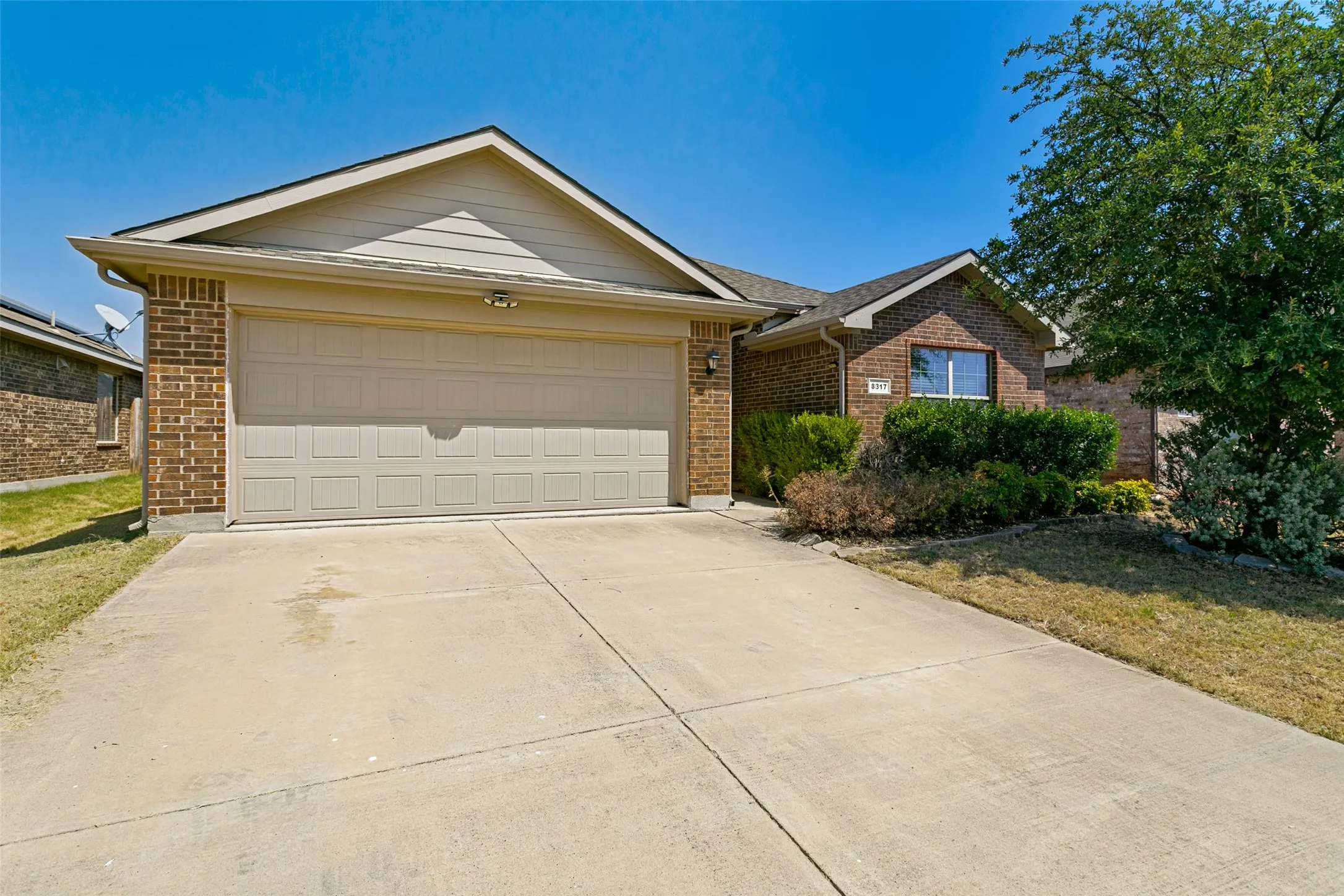 Single Family Residence For Rent in Tarrant County , 8817 Poynter Street, Fort Worth, Texas 76123, 4 Bedroom, 2 Bathroom, 2 Garage spaces, 1,798 Sqft, built in 2015, mls#21368430, Real Estate Agent in Fort Worth, Homes For Rent in Tarrant county, Homes For Rent in Fort Worth, Realtor in Fort Worth Texas, Real Estate Brokerage Independent Realty Texas, Luminita Cordes Realtor