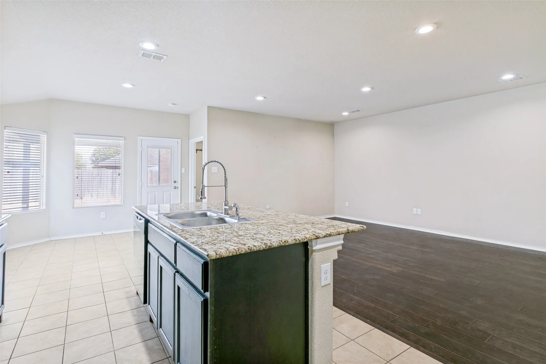Single Family Residence For Rent in Tarrant County , 8817 Poynter Street, Fort Worth, Texas 76123, 4 Bedroom, 2 Bathroom, 2 Garage spaces, 1,798 Sqft, built in 2015, mls#21368430, Real Estate Agent in Fort Worth, Homes For Rent in Tarrant county, Homes For Rent in Fort Worth, Realtor in Fort Worth Texas, Real Estate Brokerage Independent Realty Texas, Luminita Cordes Realtor