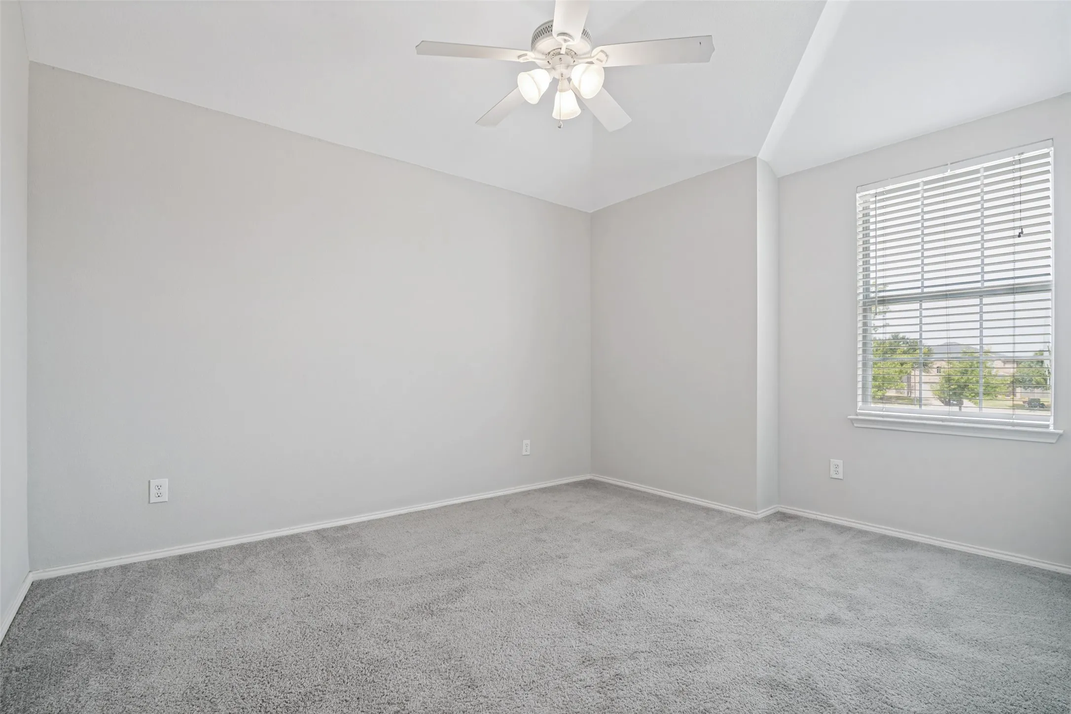 Single Family Residence For Rent in Kaufman County , 1012 Valera Road, Forney, Texas 75126, 4 Bedroom, 3 Bathroom, 2 Garage spaces, 2,717 Sqft, built in 2005, mls#21369289, Real Estate Agent in Forney, Homes For Rent in Kaufman county, Homes For Rent in Forney, Realtor in Forney Texas, Real Estate Brokerage Independent Realty Texas, Luminita Cordes Realtor