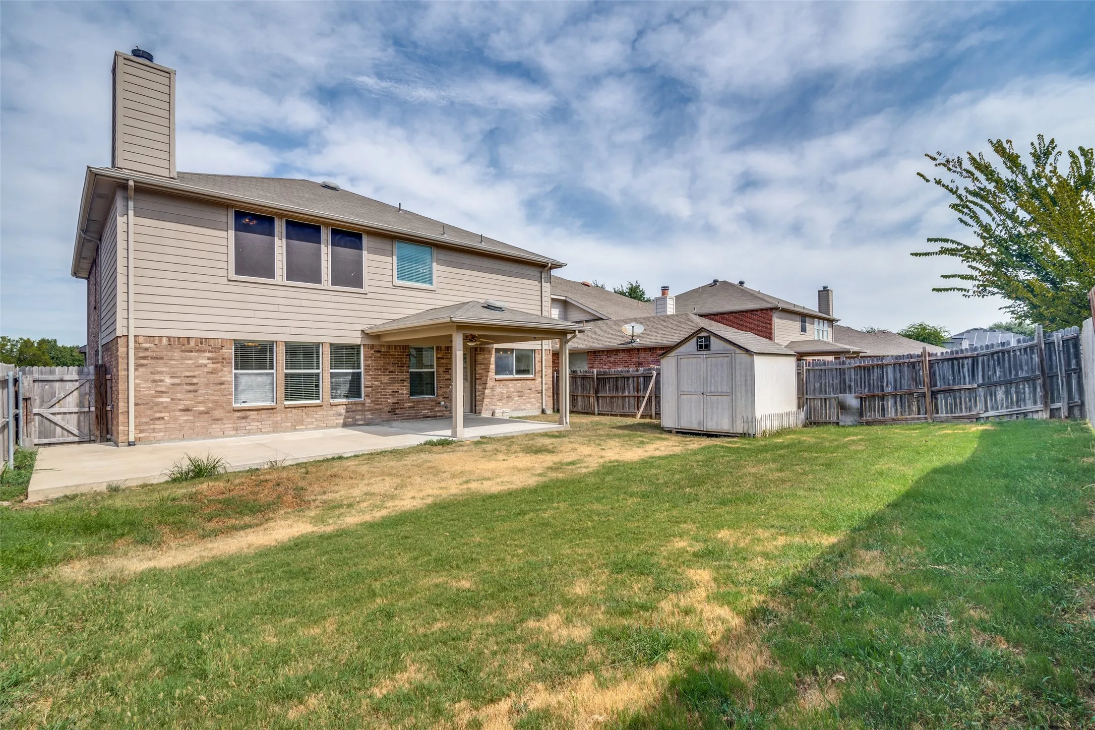 Single Family Residence For Rent in Kaufman County , 1012 Valera Road, Forney, Texas 75126, 4 Bedroom, 3 Bathroom, 2 Garage spaces, 2,717 Sqft, built in 2005, mls#21369289, Real Estate Agent in Forney, Homes For Rent in Kaufman county, Homes For Rent in Forney, Realtor in Forney Texas, Real Estate Brokerage Independent Realty Texas, Luminita Cordes Realtor