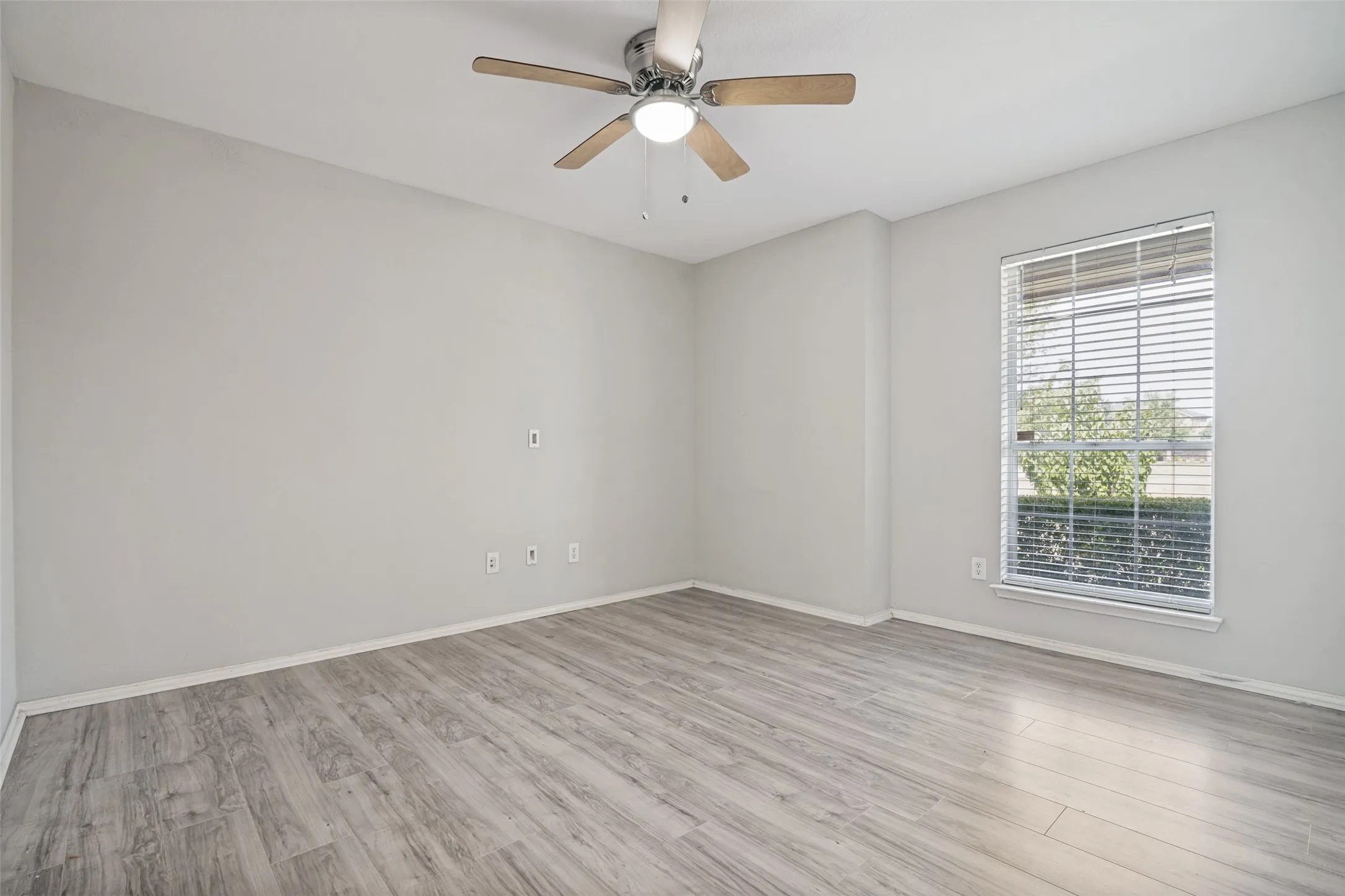 Single Family Residence For Rent in Kaufman County , 1012 Valera Road, Forney, Texas 75126, 4 Bedroom, 3 Bathroom, 2 Garage spaces, 2,717 Sqft, built in 2005, mls#21369289, Real Estate Agent in Forney, Homes For Rent in Kaufman county, Homes For Rent in Forney, Realtor in Forney Texas, Real Estate Brokerage Independent Realty Texas, Luminita Cordes Realtor