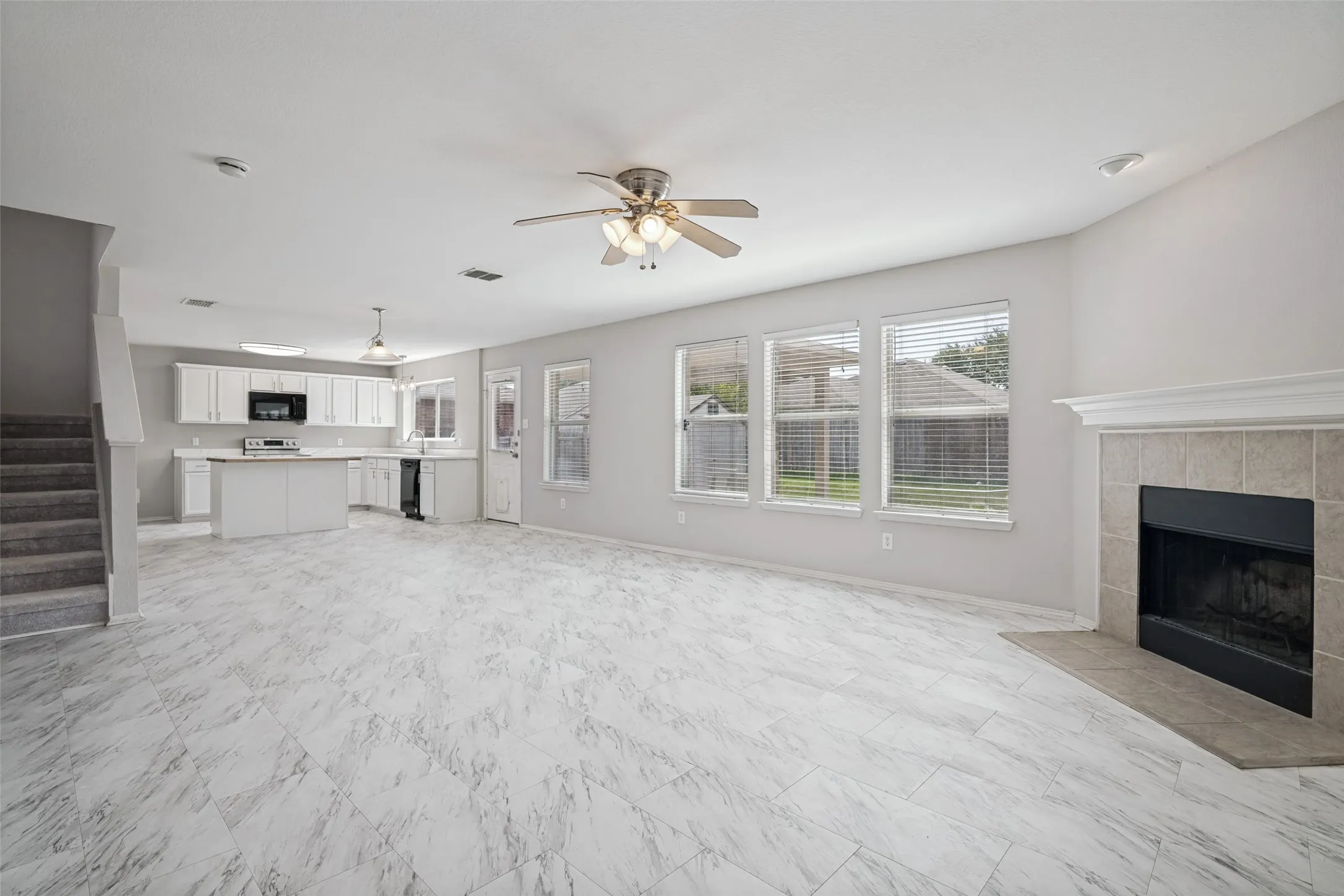 Single Family Residence For Rent in Kaufman County , 1012 Valera Road, Forney, Texas 75126, 4 Bedroom, 3 Bathroom, 2 Garage spaces, 2,717 Sqft, built in 2005, mls#21369289, Real Estate Agent in Forney, Homes For Rent in Kaufman county, Homes For Rent in Forney, Realtor in Forney Texas, Real Estate Brokerage Independent Realty Texas, Luminita Cordes Realtor
