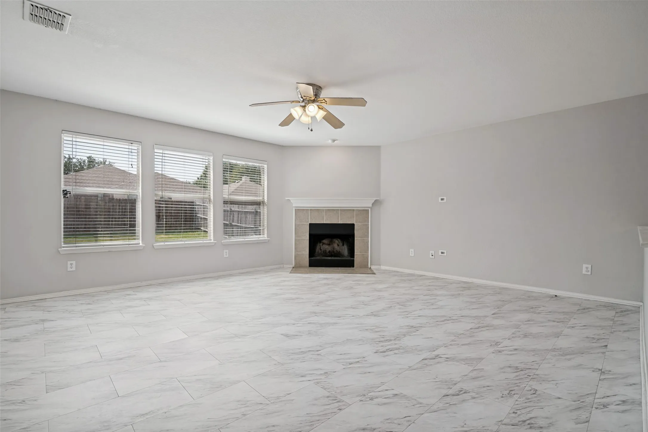 Single Family Residence For Rent in Kaufman County , 1012 Valera Road, Forney, Texas 75126, 4 Bedroom, 3 Bathroom, 2 Garage spaces, 2,717 Sqft, built in 2005, mls#21369289, Real Estate Agent in Forney, Homes For Rent in Kaufman county, Homes For Rent in Forney, Realtor in Forney Texas, Real Estate Brokerage Independent Realty Texas, Luminita Cordes Realtor