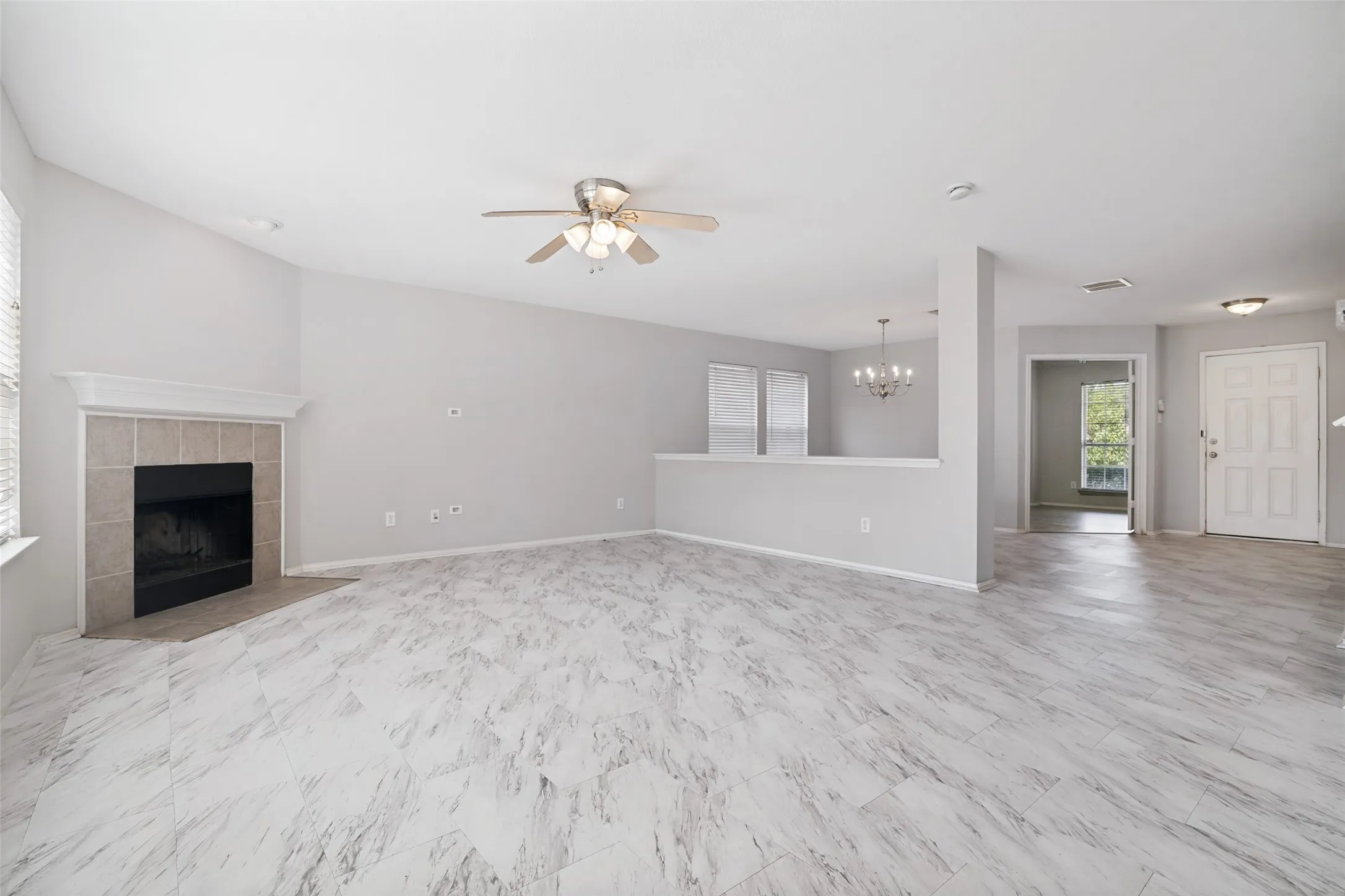 Single Family Residence For Rent in Kaufman County , 1012 Valera Road, Forney, Texas 75126, 4 Bedroom, 3 Bathroom, 2 Garage spaces, 2,717 Sqft, built in 2005, mls#21369289, Real Estate Agent in Forney, Homes For Rent in Kaufman county, Homes For Rent in Forney, Realtor in Forney Texas, Real Estate Brokerage Independent Realty Texas, Luminita Cordes Realtor