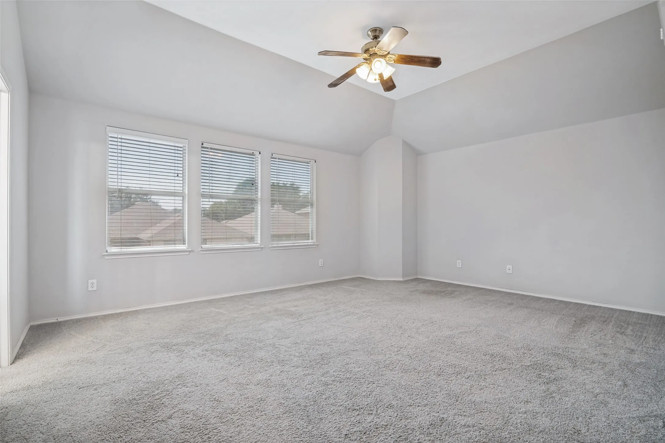 Single Family Residence For Rent in Kaufman County , 1012 Valera Road, Forney, Texas 75126, 4 Bedroom, 3 Bathroom, 2 Garage spaces, 2,717 Sqft, built in 2005, mls#21369289, Real Estate Agent in Forney, Homes For Rent in Kaufman county, Homes For Rent in Forney, Realtor in Forney Texas, Real Estate Brokerage Independent Realty Texas, Luminita Cordes Realtor