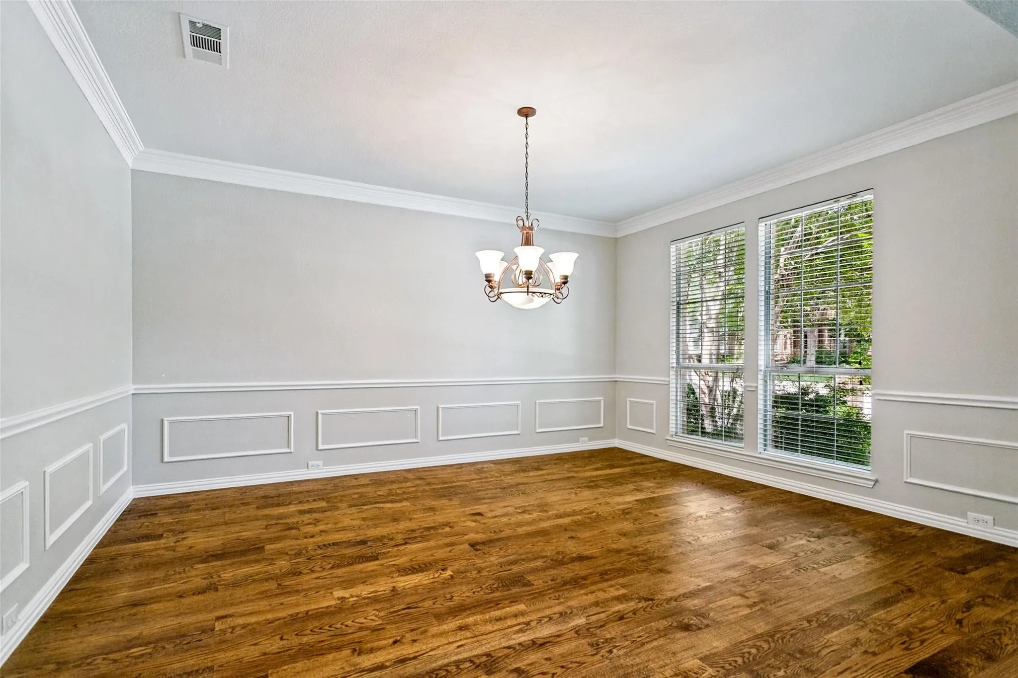 Single Family Residence For Rent in Collin County , 2208 Scenic Drive, Plano, Texas 75025, 4 Bedroom, 4 Bathroom, 2 Garage spaces, 3,840 Sqft, built in 2000, mls#21369066, Real Estate Agent in Plano, Homes For Rent in Collin county, Homes For Rent in Plano, Realtor in Plano Texas, Real Estate Brokerage Independent Realty Texas, Luminita Cordes Realtor