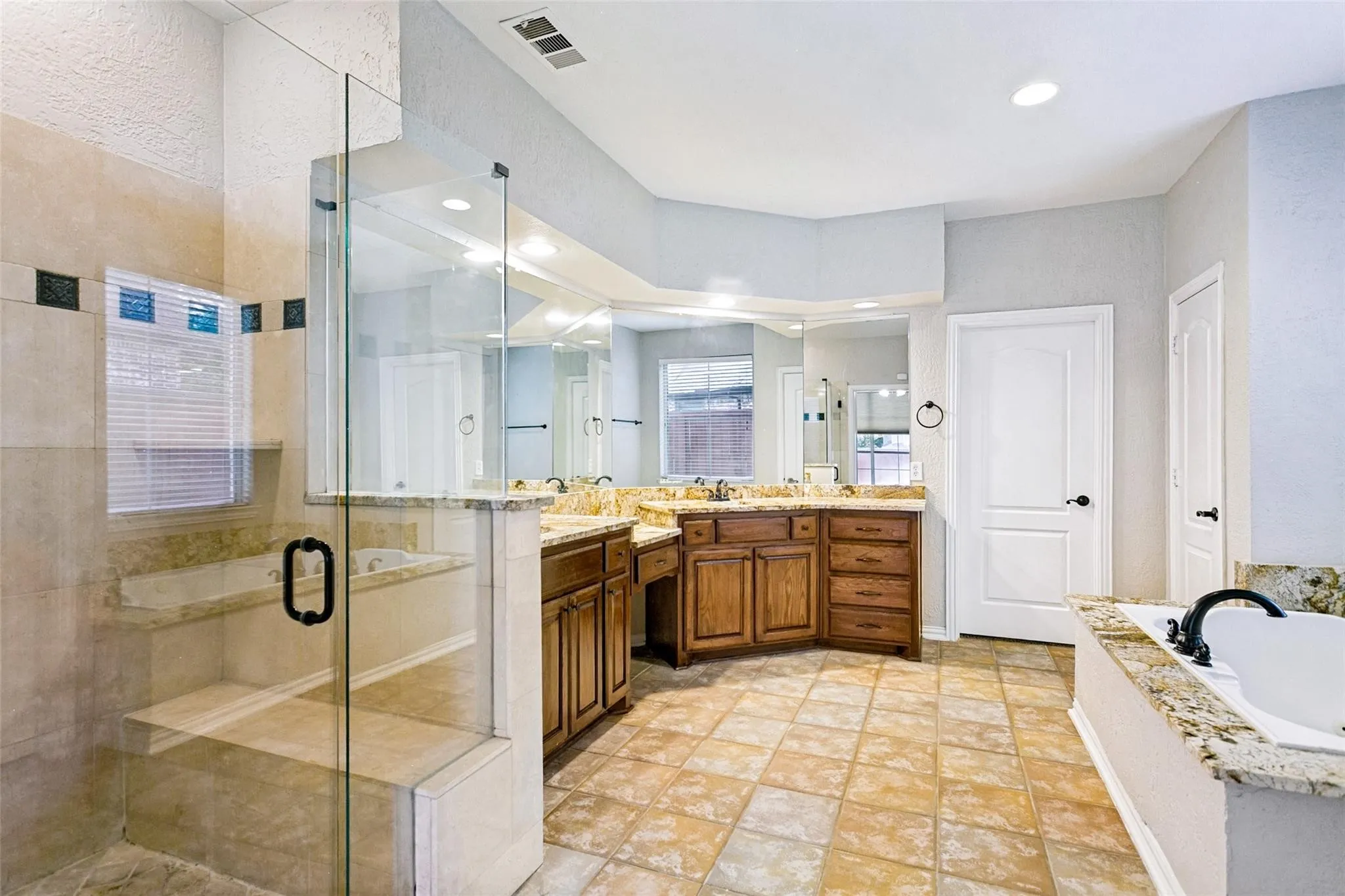 Single Family Residence For Rent in Collin County , 2208 Scenic Drive, Plano, Texas 75025, 4 Bedroom, 4 Bathroom, 2 Garage spaces, 3,840 Sqft, built in 2000, mls#21369066, Real Estate Agent in Plano, Homes For Rent in Collin county, Homes For Rent in Plano, Realtor in Plano Texas, Real Estate Brokerage Independent Realty Texas, Luminita Cordes Realtor