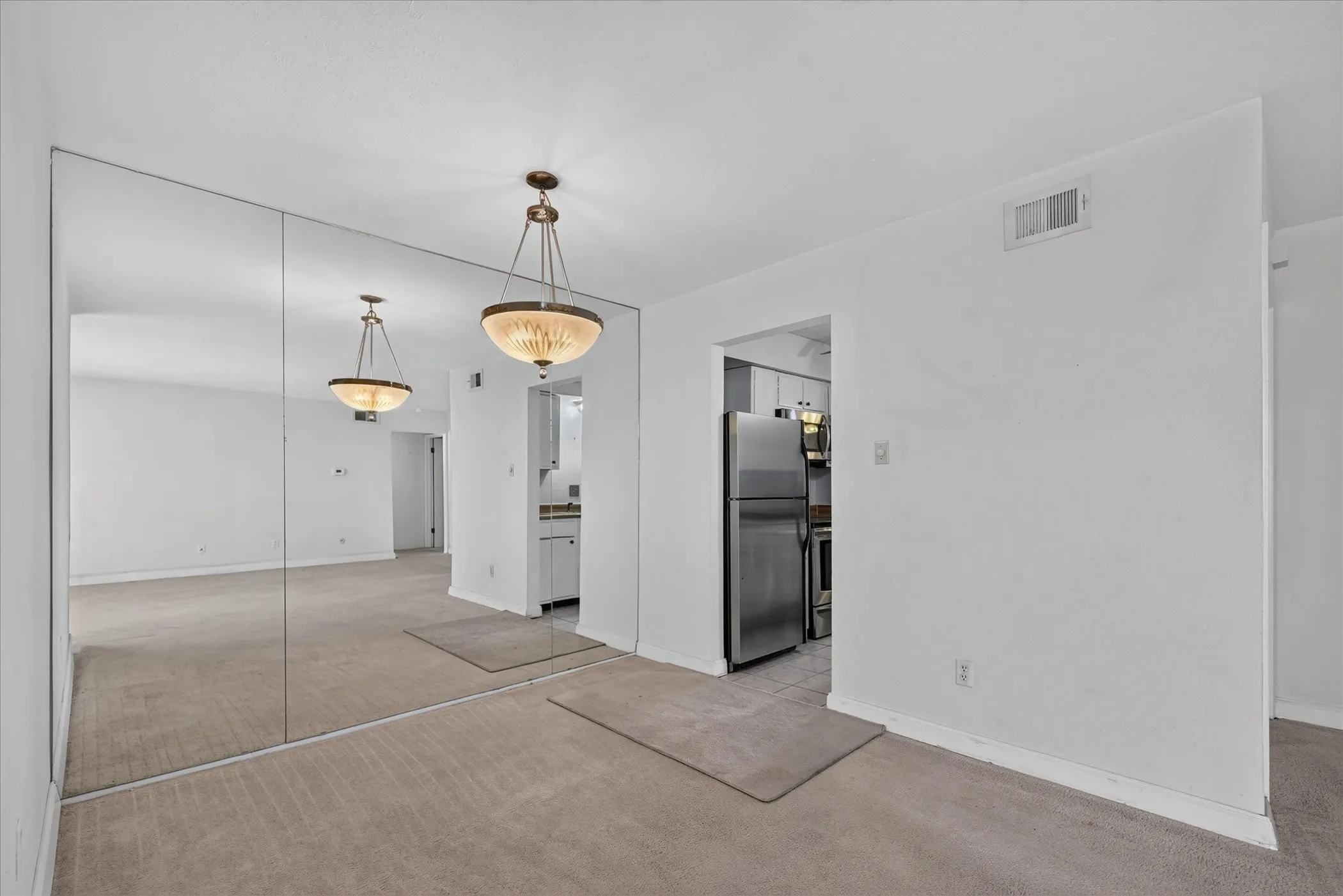 Condominium For Sale in Dallas County , 8071 Meadow Road 219, Dallas, Texas 75231, 2 Bedroom, 2 Bathroom, Garage spaces, 1,197 Sqft, built in 1969, mls#21369227, Real Estate Agent in Dallas, Homes For Sale in Dallas county, Homes For Sale in Dallas, Realtor in Dallas Texas, Real Estate Brokerage Independent Realty Texas, Luminita Cordes Realtor