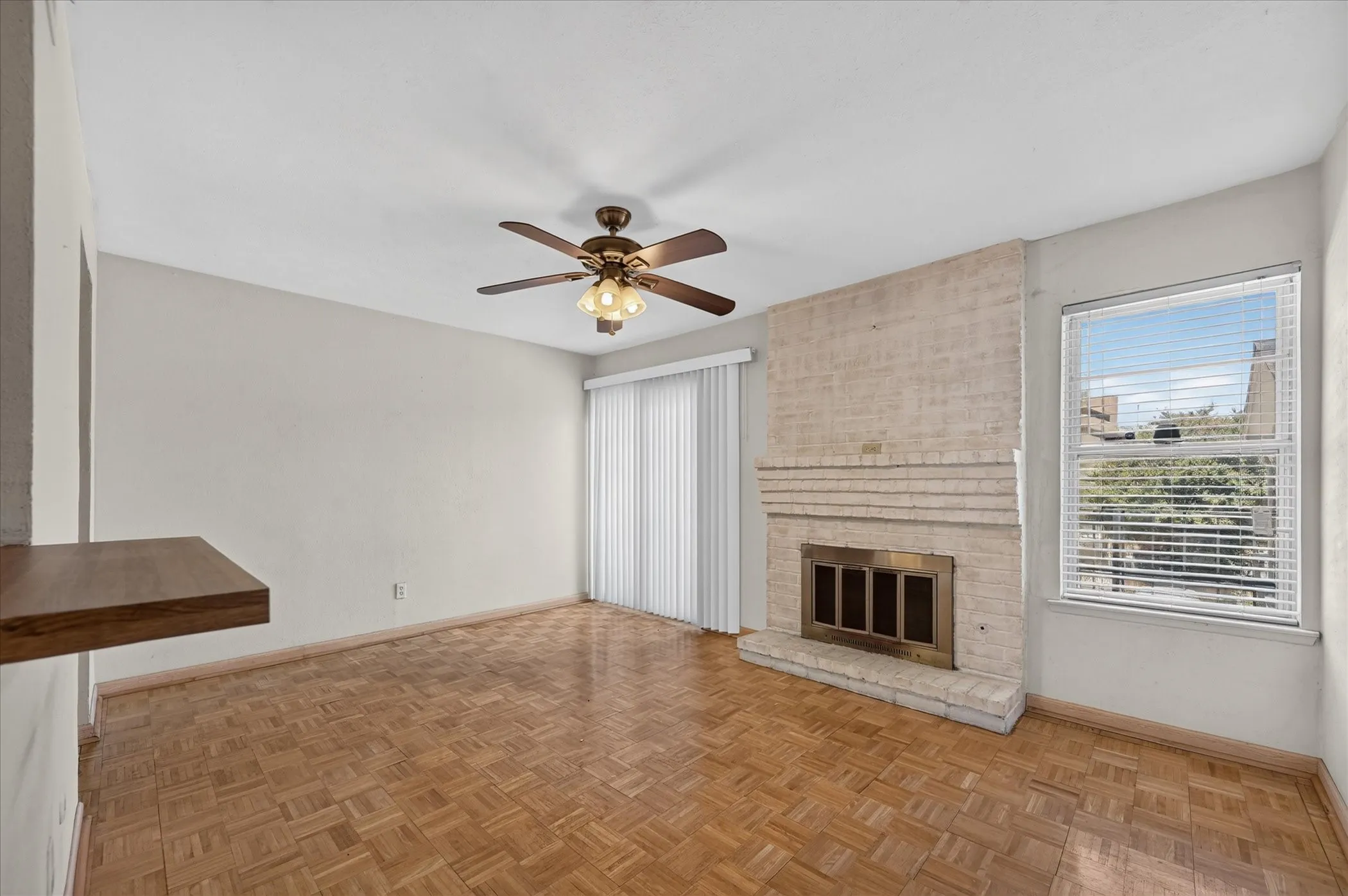 Condominium For Sale in Dallas County , 8071 Meadow Road 219, Dallas, Texas 75231, 2 Bedroom, 2 Bathroom, Garage spaces, 1,197 Sqft, built in 1969, mls#21369227, Real Estate Agent in Dallas, Homes For Sale in Dallas county, Homes For Sale in Dallas, Realtor in Dallas Texas, Real Estate Brokerage Independent Realty Texas, Luminita Cordes Realtor