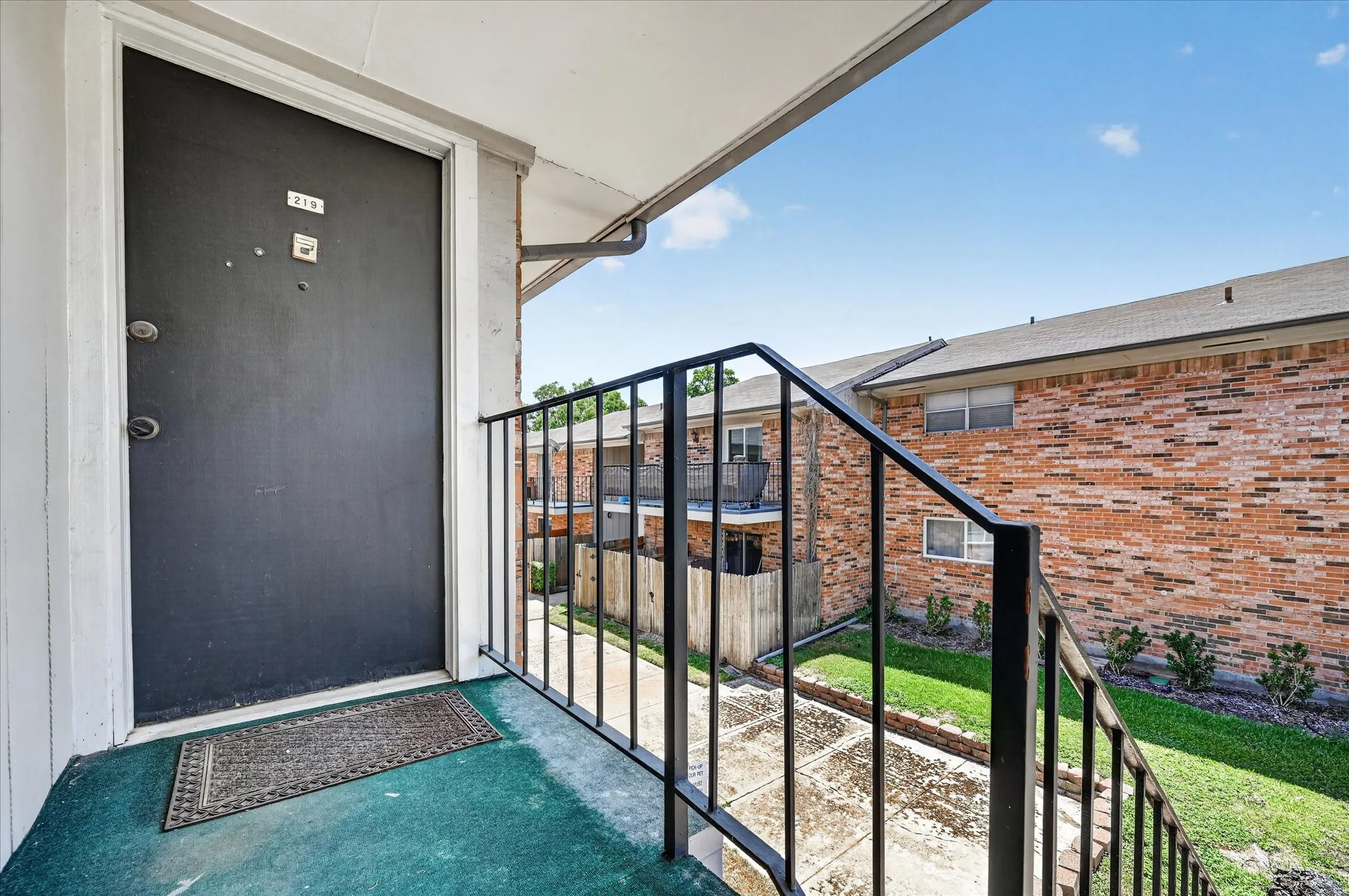 Condominium For Sale in Dallas County , 8071 Meadow Road 219, Dallas, Texas 75231, 2 Bedroom, 2 Bathroom, Garage spaces, 1,197 Sqft, built in 1969, mls#21369227, Real Estate Agent in Dallas, Homes For Sale in Dallas county, Homes For Sale in Dallas, Realtor in Dallas Texas, Real Estate Brokerage Independent Realty Texas, Luminita Cordes Realtor