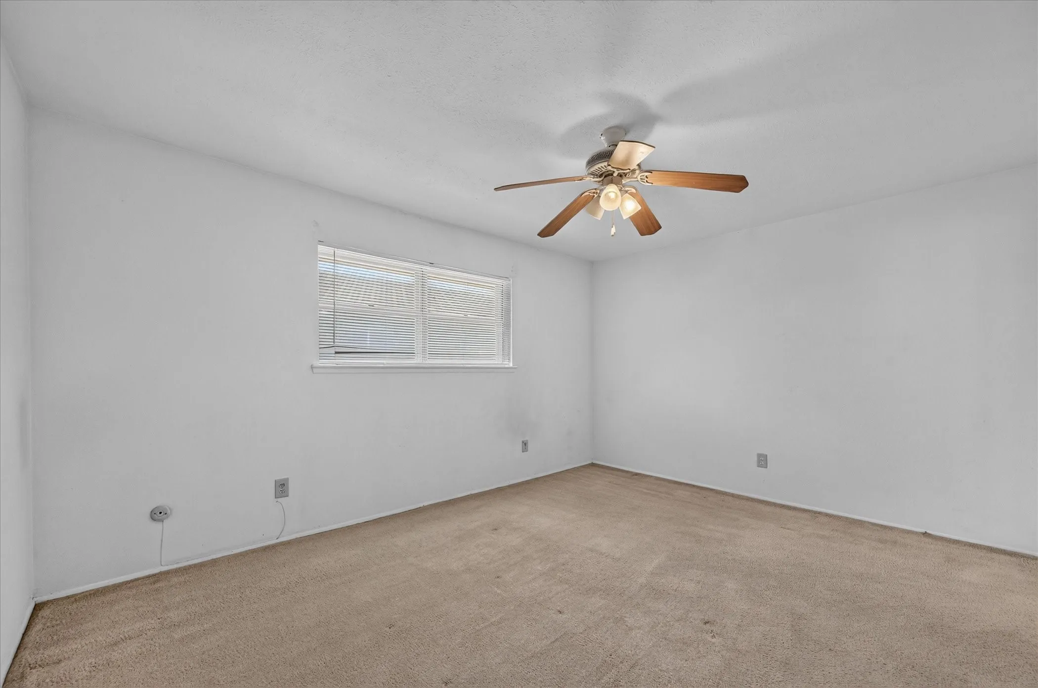 Condominium For Sale in Dallas County , 8071 Meadow Road 219, Dallas, Texas 75231, 2 Bedroom, 2 Bathroom, Garage spaces, 1,197 Sqft, built in 1969, mls#21369227, Real Estate Agent in Dallas, Homes For Sale in Dallas county, Homes For Sale in Dallas, Realtor in Dallas Texas, Real Estate Brokerage Independent Realty Texas, Luminita Cordes Realtor