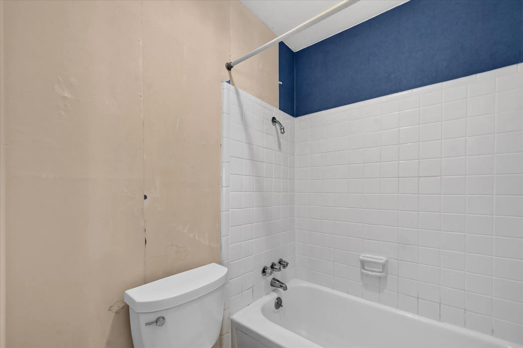 Condominium For Sale in Dallas County , 8071 Meadow Road 219, Dallas, Texas 75231, 2 Bedroom, 2 Bathroom, Garage spaces, 1,197 Sqft, built in 1969, mls#21369227, Real Estate Agent in Dallas, Homes For Sale in Dallas county, Homes For Sale in Dallas, Realtor in Dallas Texas, Real Estate Brokerage Independent Realty Texas, Luminita Cordes Realtor