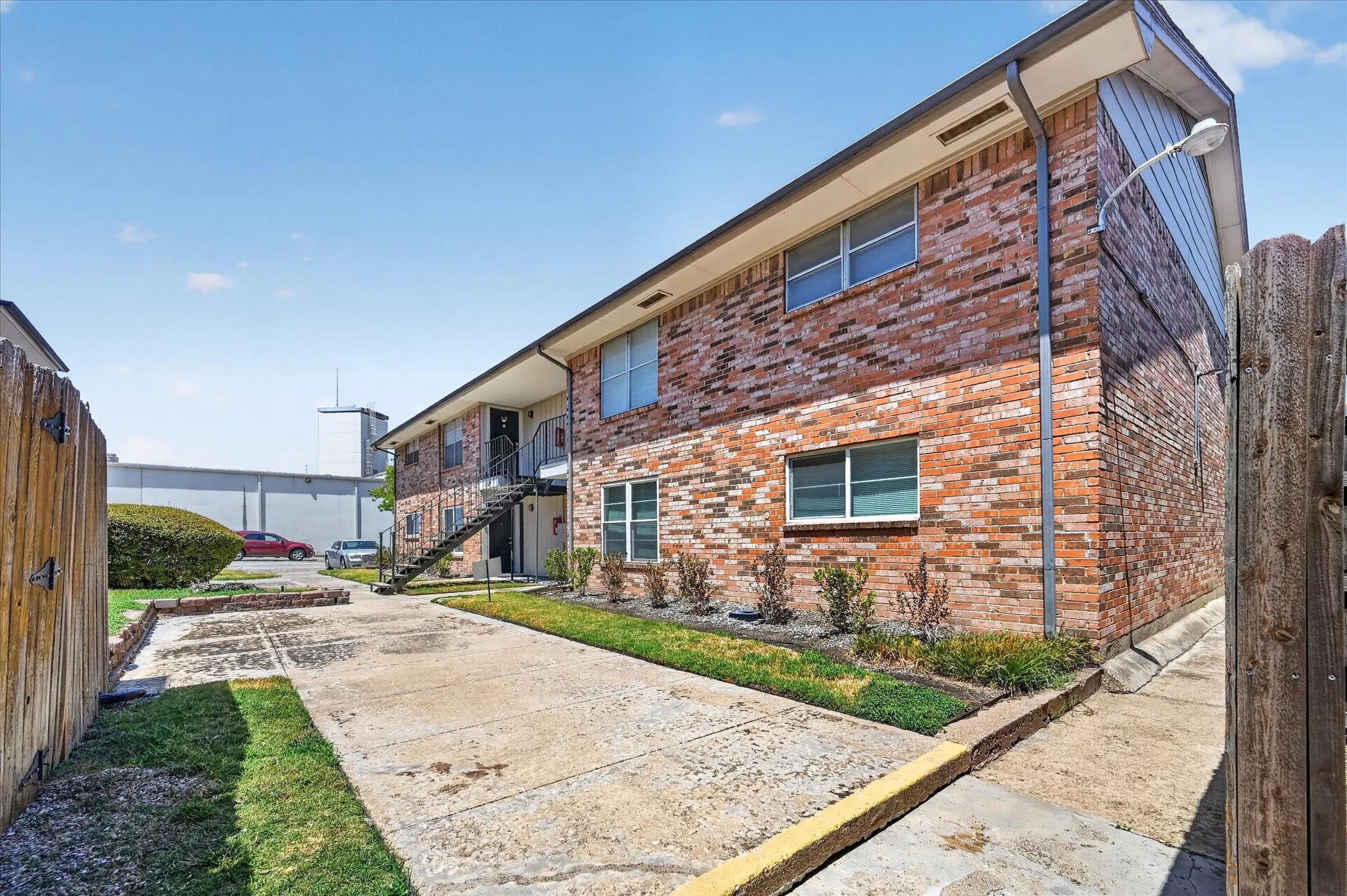 Condominium For Sale in Dallas County , 8071 Meadow Road 219, Dallas, Texas 75231, 2 Bedroom, 2 Bathroom, Garage spaces, 1,197 Sqft, built in 1969, mls#21369227, Real Estate Agent in Dallas, Homes For Sale in Dallas county, Homes For Sale in Dallas, Realtor in Dallas Texas, Real Estate Brokerage Independent Realty Texas, Luminita Cordes Realtor
