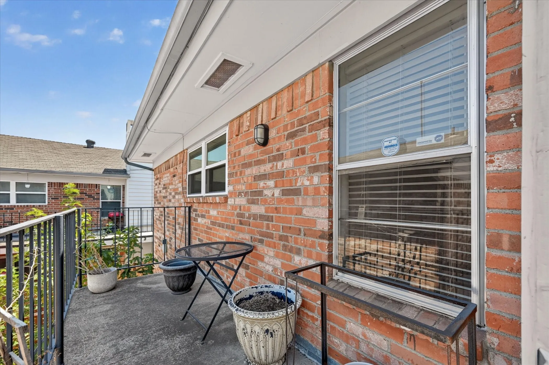 Condominium For Sale in Dallas County , 8071 Meadow Road 219, Dallas, Texas 75231, 2 Bedroom, 2 Bathroom, Garage spaces, 1,197 Sqft, built in 1969, mls#21369227, Real Estate Agent in Dallas, Homes For Sale in Dallas county, Homes For Sale in Dallas, Realtor in Dallas Texas, Real Estate Brokerage Independent Realty Texas, Luminita Cordes Realtor