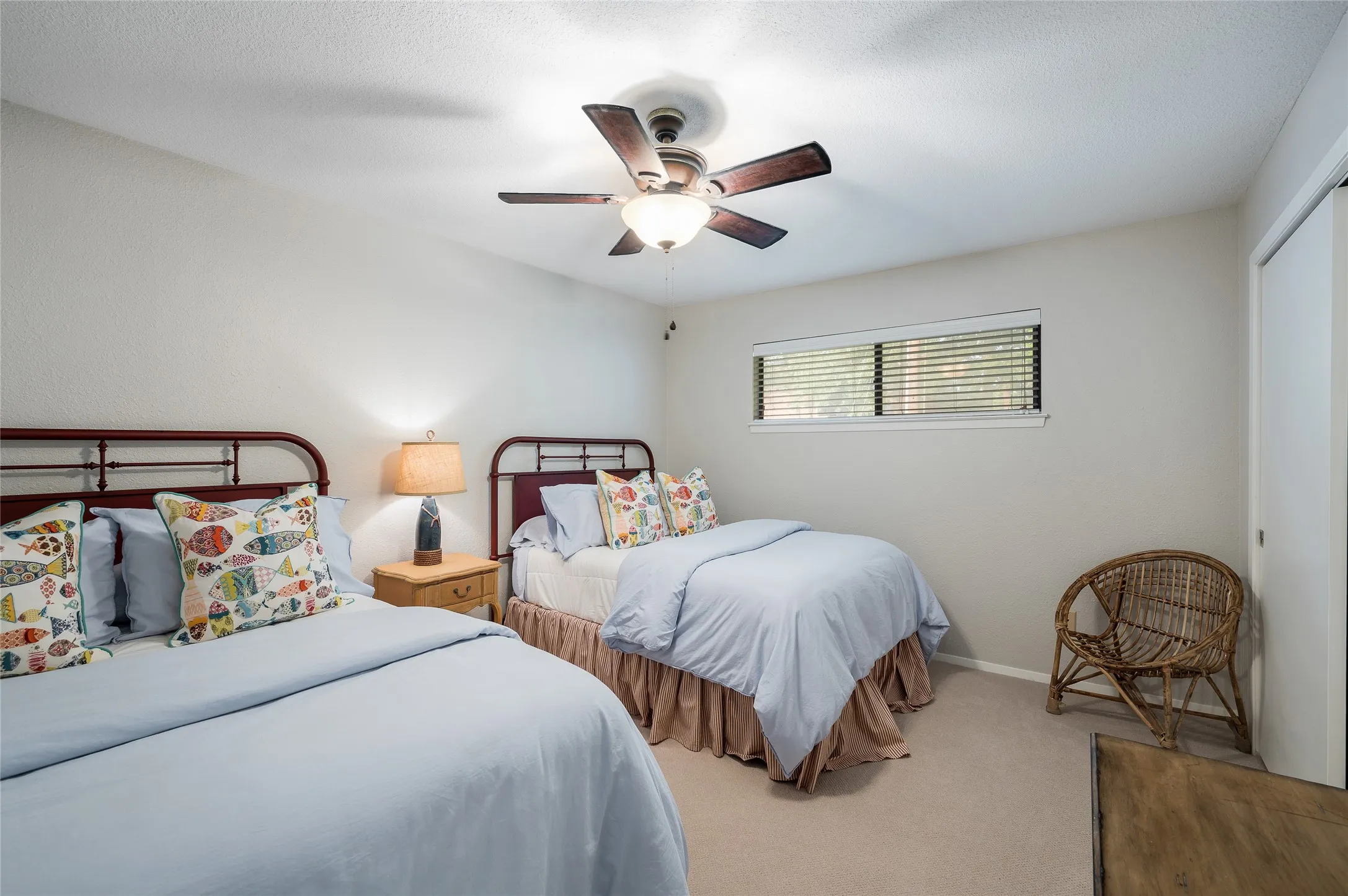 Single Family Residence For Sale in Henderson County , 5217 Paseo Tortuga, Malakoff, Texas 75148, 5 Bedroom, 5 Bathroom, 1 Garage spaces, 3,165 Sqft, built in 1984, mls#21366342, Real Estate Agent in Malakoff, Homes For Sale in Henderson county, Homes For Sale in Malakoff, Realtor in Malakoff Texas, Real Estate Brokerage Independent Realty Texas, Luminita Cordes Realtor
