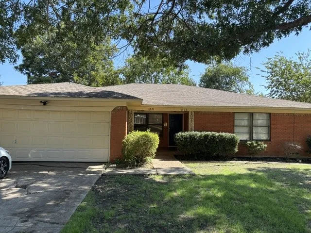 Duplex For Rent in Dallas County , 6721 Ascot Lane, Dallas, Texas 75214, 2 Bedroom, 1 Bathroom, 1 Garage spaces, 869 Sqft, built in 1955, mls#21362151, Real Estate Agent in Dallas, Homes For Rent in Dallas county, Homes For Rent in Dallas, Realtor in Dallas Texas, Real Estate Brokerage Independent Realty Texas, Luminita Cordes Realtor
