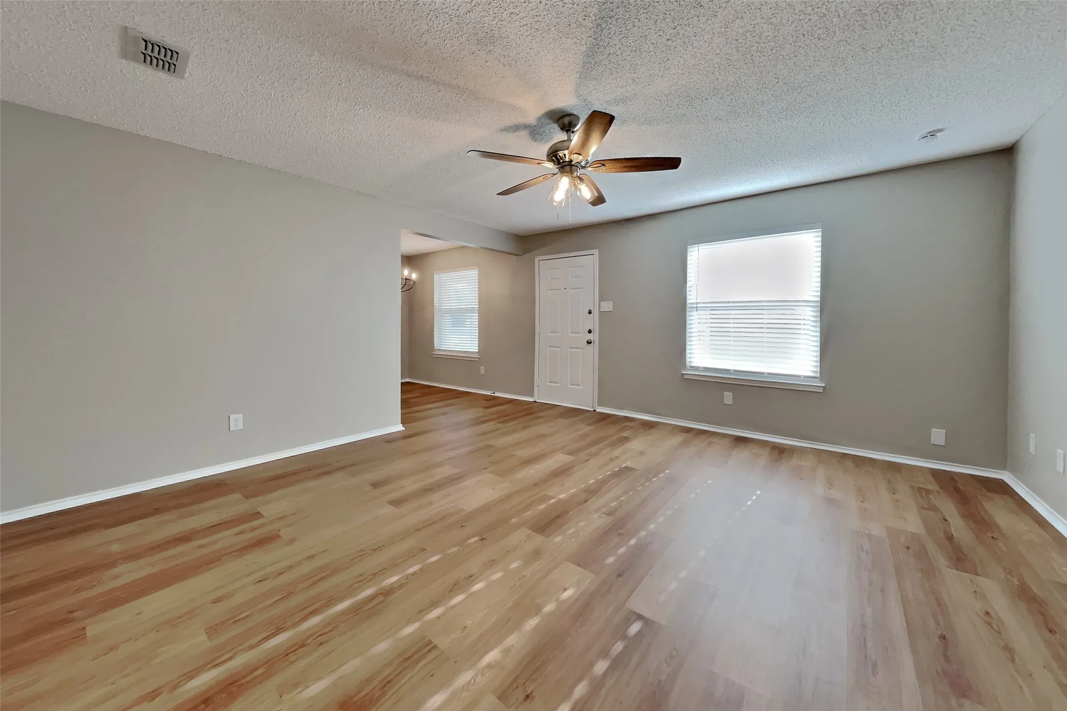 Single Family Residence For Rent in Johnson County , 912 Blue Ridge Drive, Burleson, Texas 76028, 3 Bedroom, 2 Bathroom, 2 Garage spaces, 1,633 Sqft, built in 1995, mls#21369295, Real Estate Agent in Burleson, Homes For Rent in Johnson county, Homes For Rent in Burleson, Realtor in Burleson Texas, Real Estate Brokerage Independent Realty Texas, Luminita Cordes Realtor