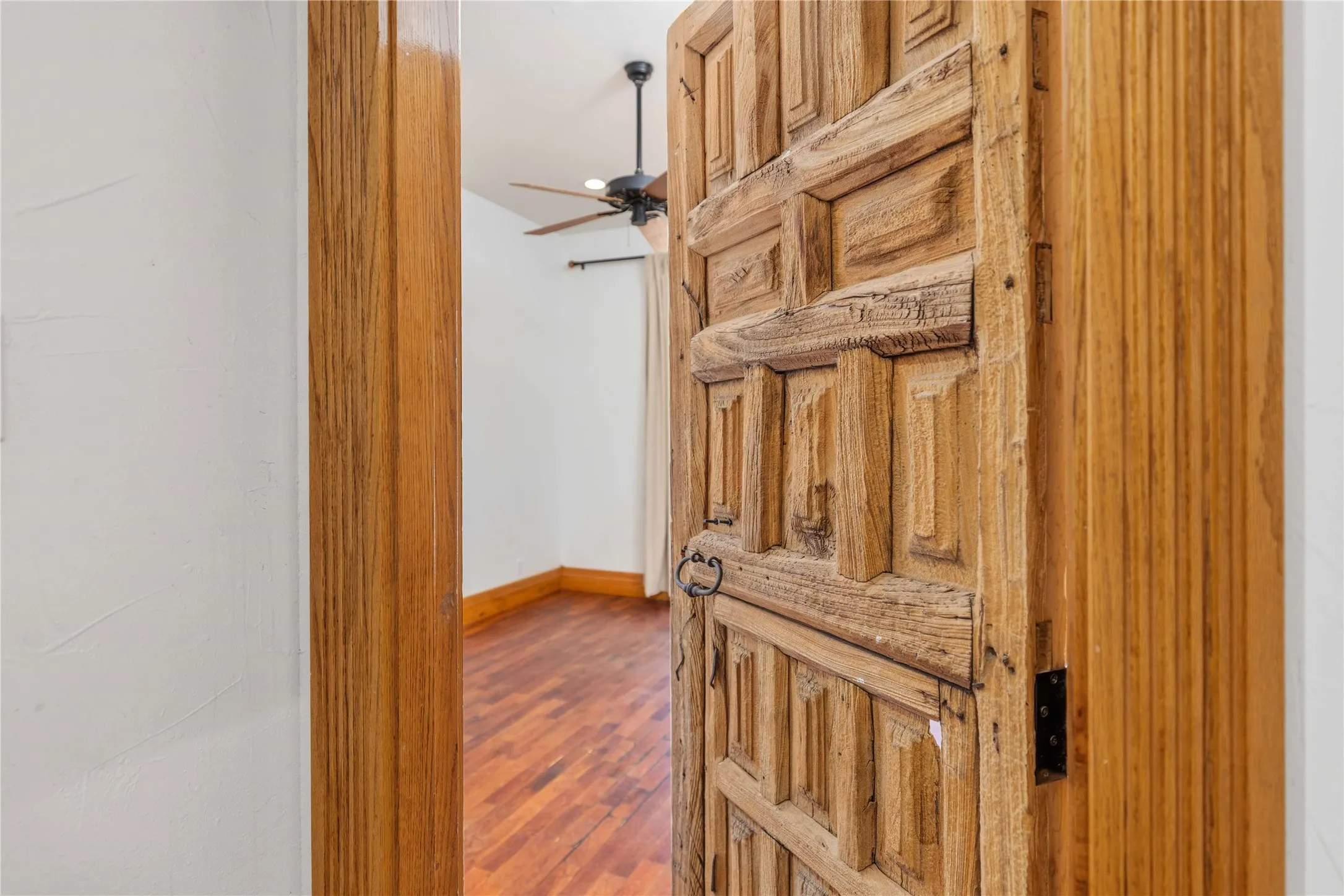 Single Family Residence For Sale in Brown County , 51 Oak Hill Circle, Brownwood, Texas 76801, 6 Bedroom, 6 Bathroom, 8 Garage spaces, 6,421 Sqft, built in 2001, mls#21369312, Real Estate Agent in Brownwood, Homes For Sale in Brown county, Homes For Sale in Brownwood, Realtor in Brownwood Texas, Real Estate Brokerage Independent Realty Texas, Luminita Cordes Realtor
