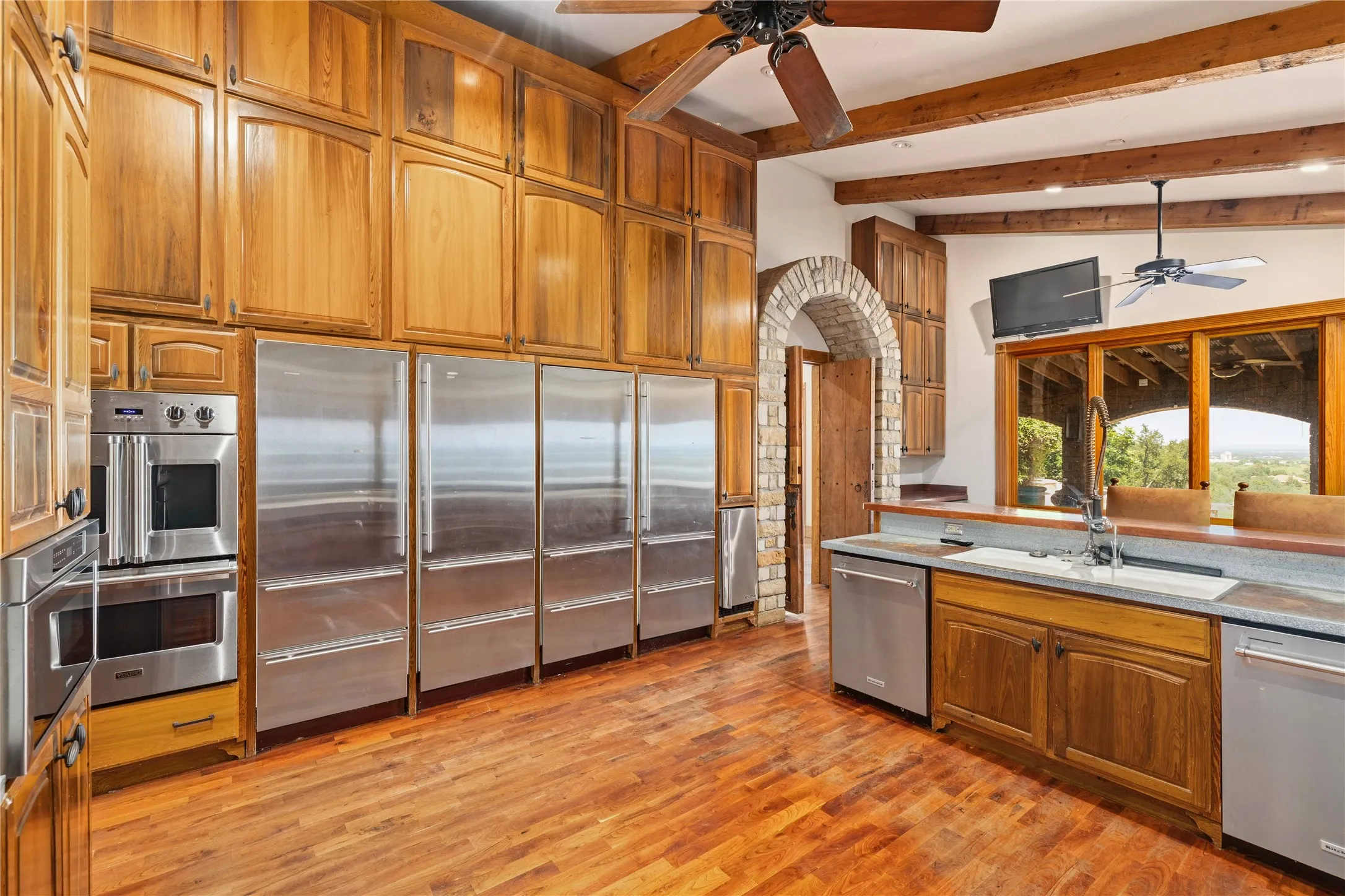 Single Family Residence For Sale in Brown County , 51 Oak Hill Circle, Brownwood, Texas 76801, 6 Bedroom, 6 Bathroom, 8 Garage spaces, 6,421 Sqft, built in 2001, mls#21369312, Real Estate Agent in Brownwood, Homes For Sale in Brown county, Homes For Sale in Brownwood, Realtor in Brownwood Texas, Real Estate Brokerage Independent Realty Texas, Luminita Cordes Realtor