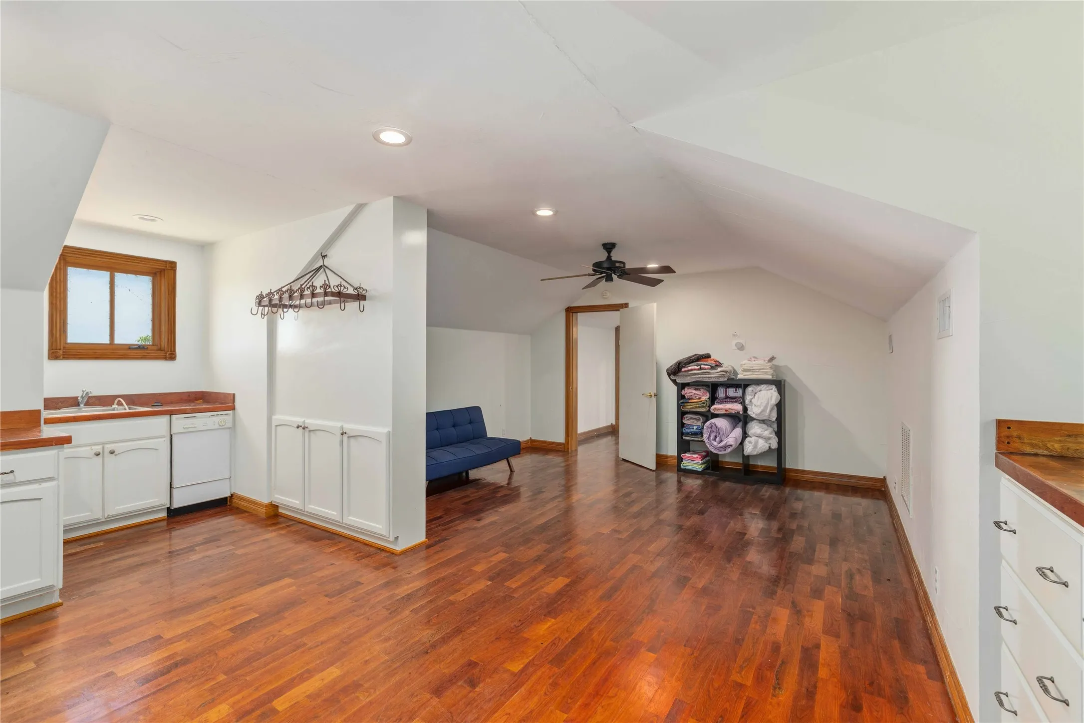 Guest Area Above Garage