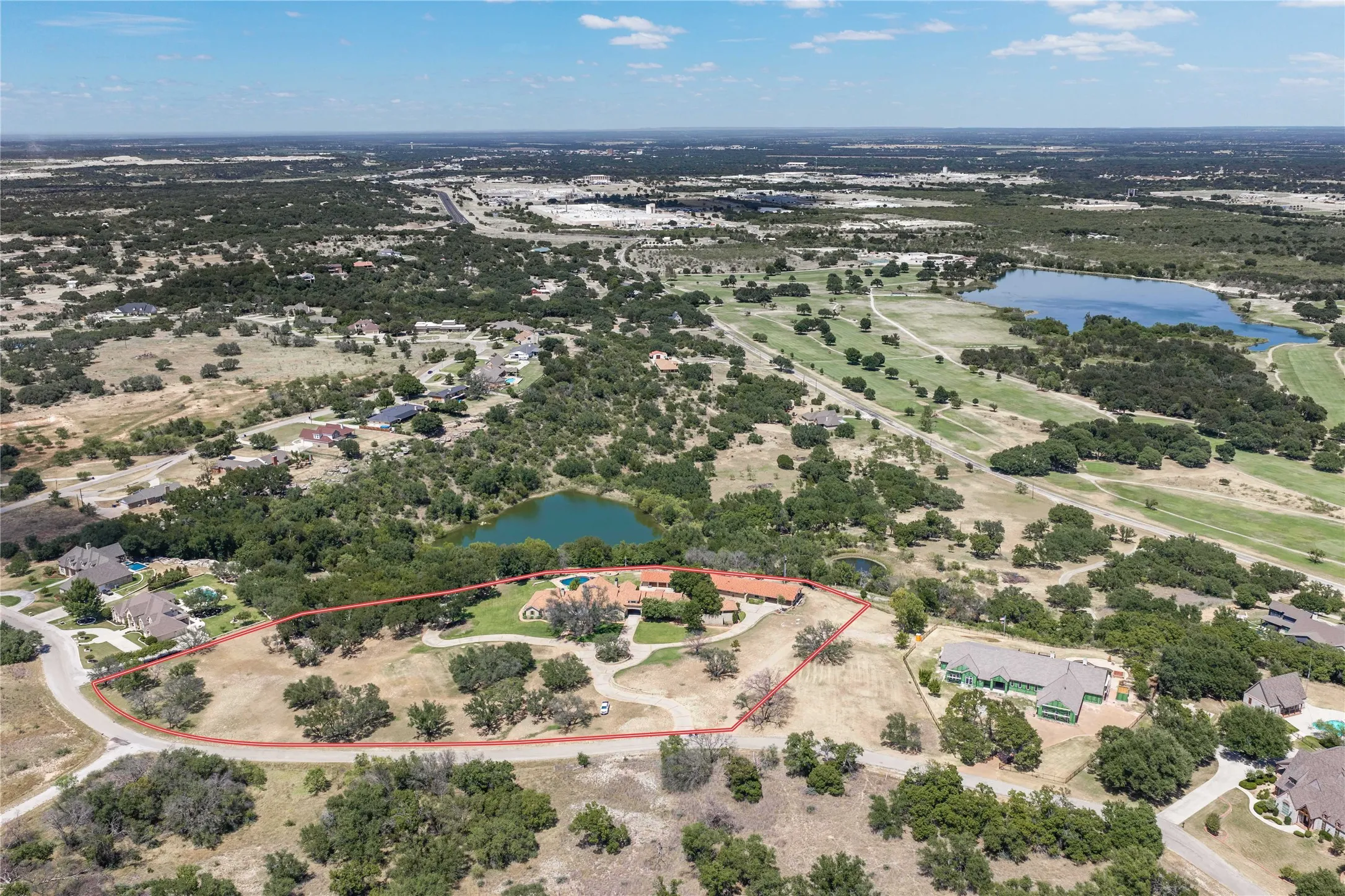Single Family Residence For Sale in Brown County , 51 Oak Hill Circle, Brownwood, Texas 76801, 6 Bedroom, 6 Bathroom, 8 Garage spaces, 6,421 Sqft, built in 2001, mls#21369312, Real Estate Agent in Brownwood, Homes For Sale in Brown county, Homes For Sale in Brownwood, Realtor in Brownwood Texas, Real Estate Brokerage Independent Realty Texas, Luminita Cordes Realtor