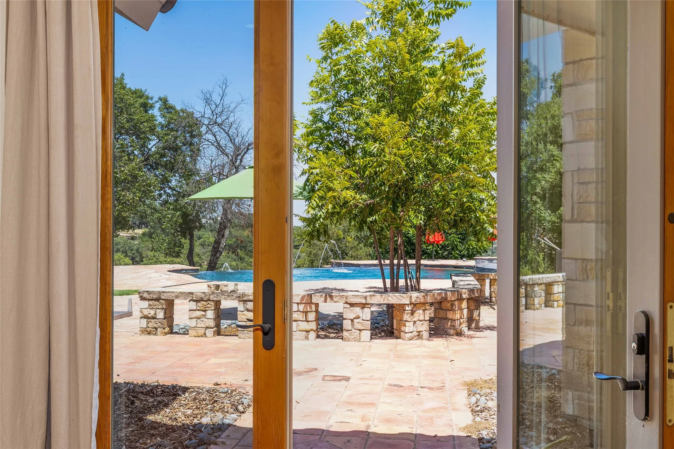 Single Family Residence For Sale in Brown County , 51 Oak Hill Circle, Brownwood, Texas 76801, 6 Bedroom, 6 Bathroom, 8 Garage spaces, 6,421 Sqft, built in 2001, mls#21369312, Real Estate Agent in Brownwood, Homes For Sale in Brown county, Homes For Sale in Brownwood, Realtor in Brownwood Texas, Real Estate Brokerage Independent Realty Texas, Luminita Cordes Realtor