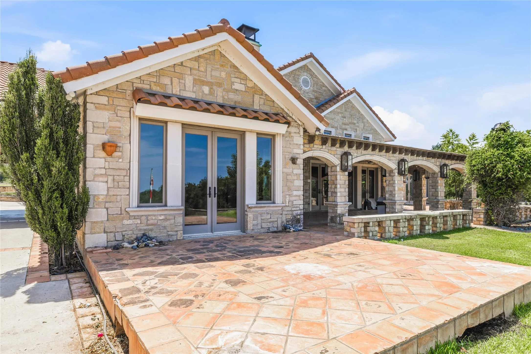 Single Family Residence For Sale in Brown County , 51 Oak Hill Circle, Brownwood, Texas 76801, 6 Bedroom, 6 Bathroom, 8 Garage spaces, 6,421 Sqft, built in 2001, mls#21369312, Real Estate Agent in Brownwood, Homes For Sale in Brown county, Homes For Sale in Brownwood, Realtor in Brownwood Texas, Real Estate Brokerage Independent Realty Texas, Luminita Cordes Realtor