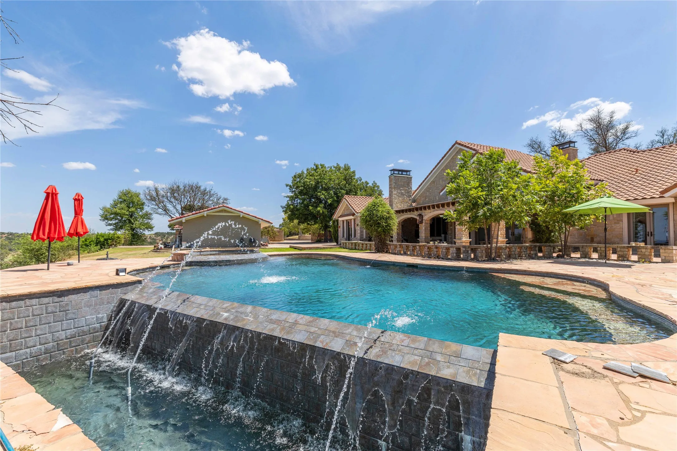Single Family Residence For Sale in Brown County , 51 Oak Hill Circle, Brownwood, Texas 76801, 6 Bedroom, 6 Bathroom, 8 Garage spaces, 6,421 Sqft, built in 2001, mls#21369312, Real Estate Agent in Brownwood, Homes For Sale in Brown county, Homes For Sale in Brownwood, Realtor in Brownwood Texas, Real Estate Brokerage Independent Realty Texas, Luminita Cordes Realtor