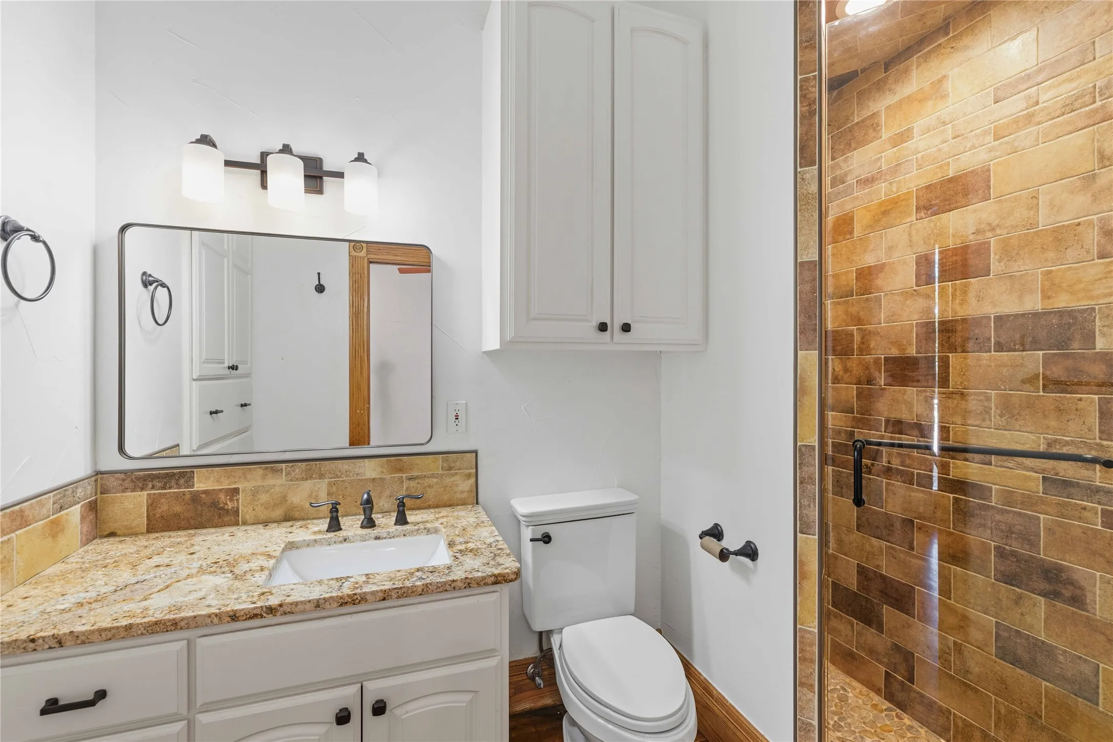Single Family Residence For Sale in Brown County , 51 Oak Hill Circle, Brownwood, Texas 76801, 6 Bedroom, 6 Bathroom, 8 Garage spaces, 6,421 Sqft, built in 2001, mls#21369312, Real Estate Agent in Brownwood, Homes For Sale in Brown county, Homes For Sale in Brownwood, Realtor in Brownwood Texas, Real Estate Brokerage Independent Realty Texas, Luminita Cordes Realtor