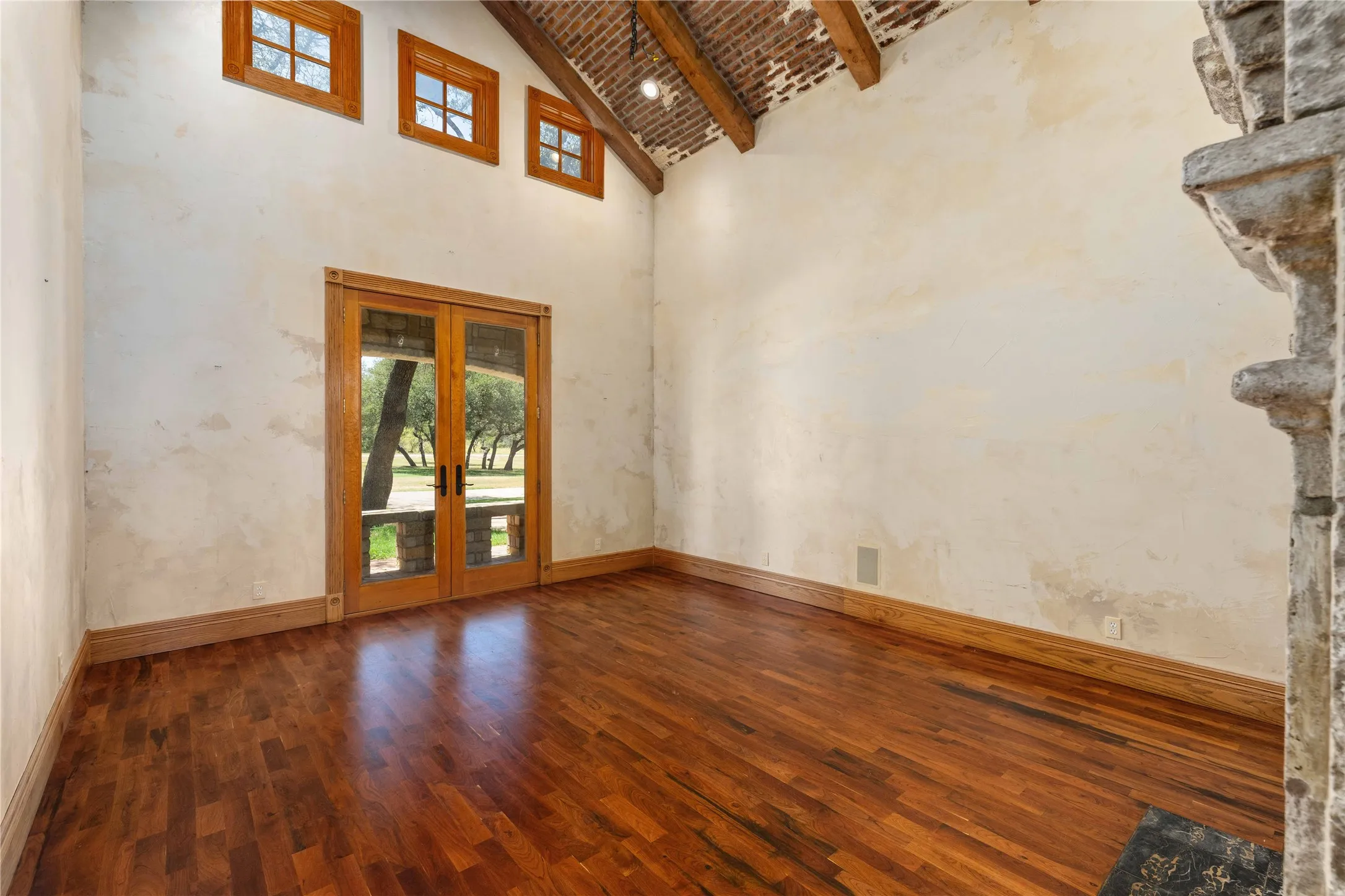 Single Family Residence For Sale in Brown County , 51 Oak Hill Circle, Brownwood, Texas 76801, 6 Bedroom, 6 Bathroom, 8 Garage spaces, 6,421 Sqft, built in 2001, mls#21369312, Real Estate Agent in Brownwood, Homes For Sale in Brown county, Homes For Sale in Brownwood, Realtor in Brownwood Texas, Real Estate Brokerage Independent Realty Texas, Luminita Cordes Realtor