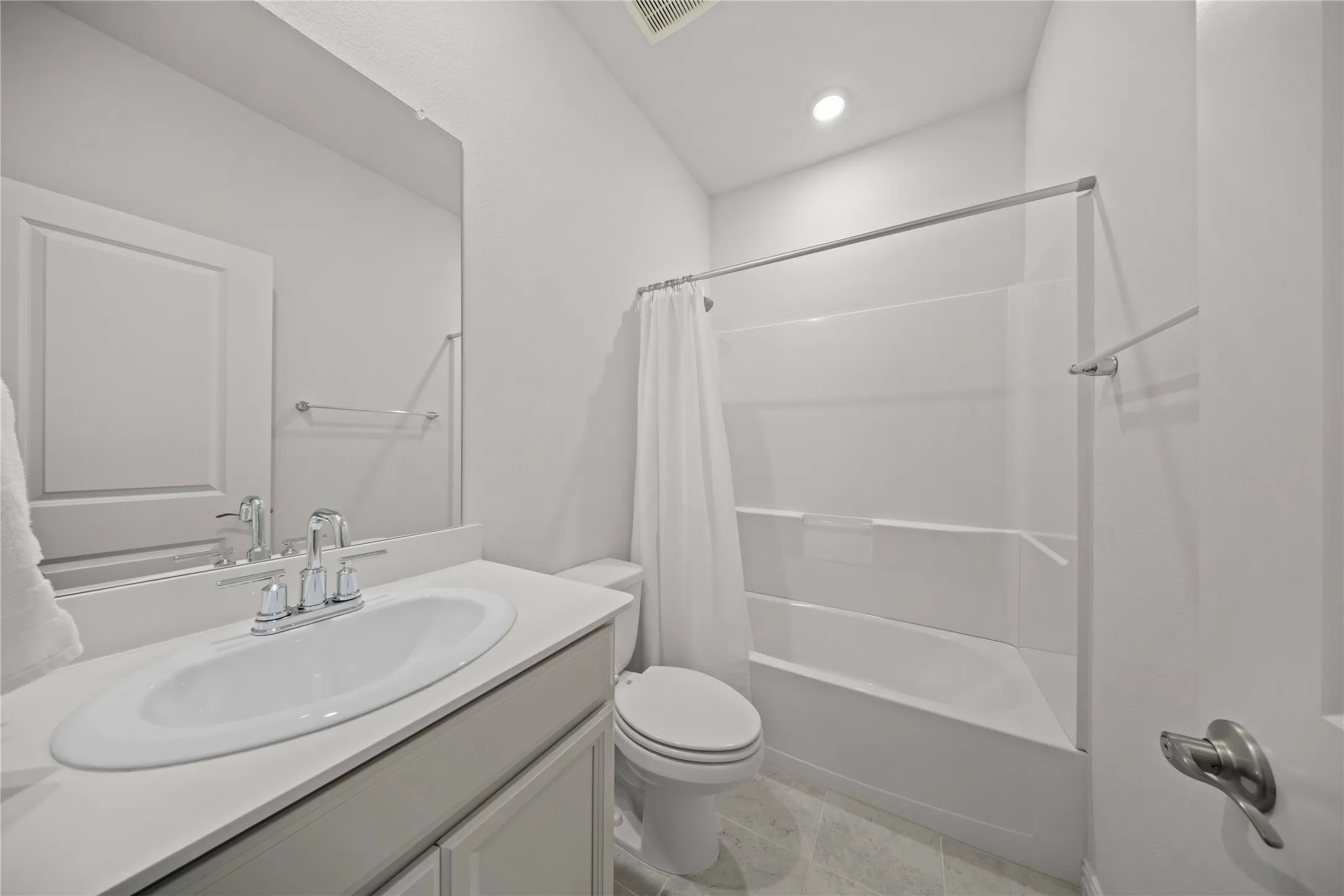 Single Family Residence For Sale in Collin County , 2820 Field Street, Celina, Texas 75009, 4 Bedroom, 3 Bathroom, 2 Garage spaces, 2,072 Sqft, built in 2019, mls#21369160, Real Estate Agent in Celina, Homes For Sale in Collin county, Homes For Sale in Celina, Realtor in Celina Texas, Real Estate Brokerage Independent Realty Texas, Luminita Cordes Realtor