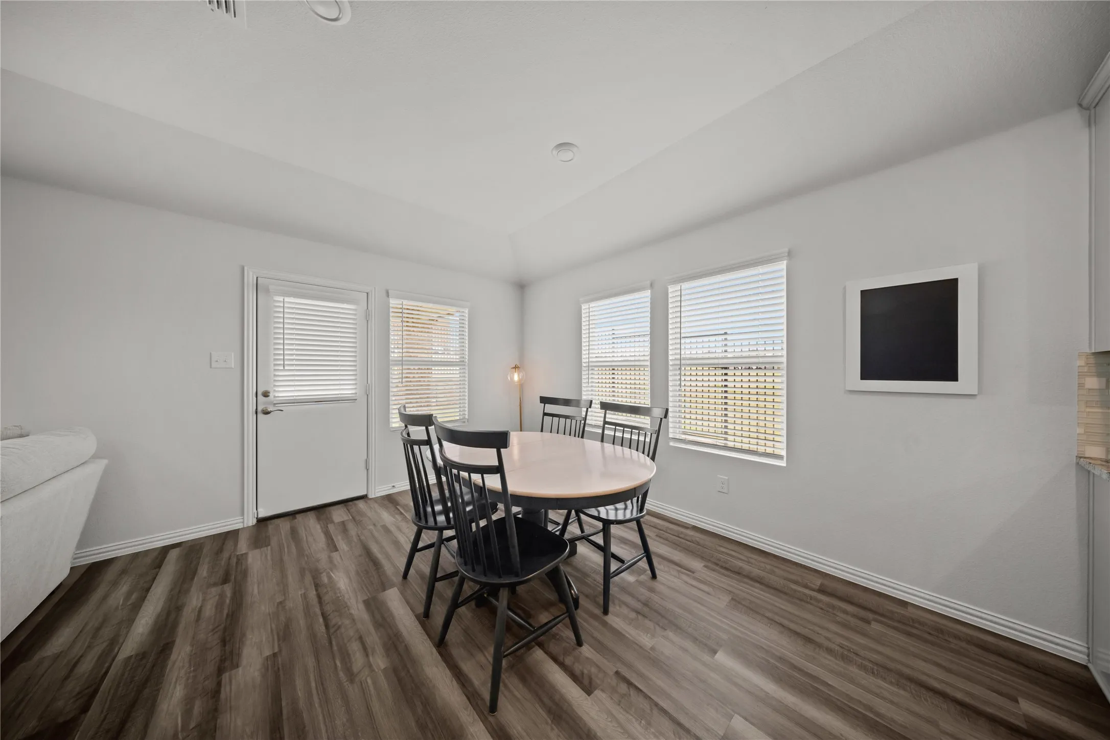 Single Family Residence For Sale in Collin County , 2820 Field Street, Celina, Texas 75009, 4 Bedroom, 3 Bathroom, 2 Garage spaces, 2,072 Sqft, built in 2019, mls#21369160, Real Estate Agent in Celina, Homes For Sale in Collin county, Homes For Sale in Celina, Realtor in Celina Texas, Real Estate Brokerage Independent Realty Texas, Luminita Cordes Realtor