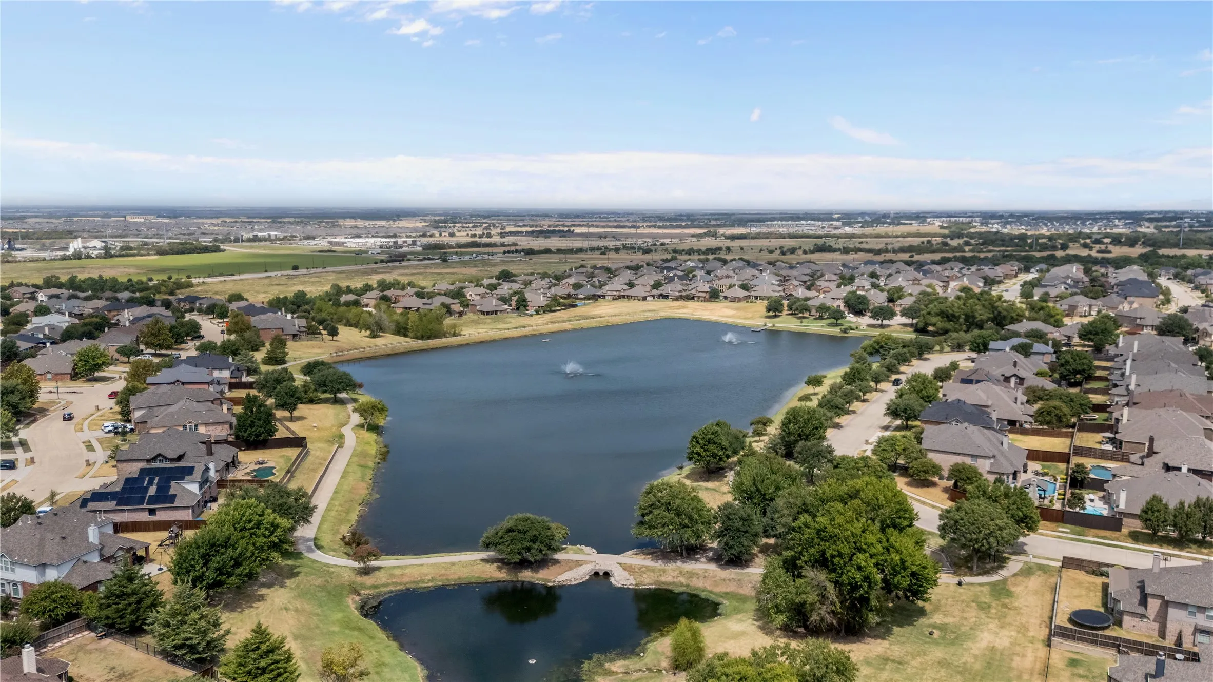 Single Family Residence For Sale in Collin County , 2820 Field Street, Celina, Texas 75009, 4 Bedroom, 3 Bathroom, 2 Garage spaces, 2,072 Sqft, built in 2019, mls#21369160, Real Estate Agent in Celina, Homes For Sale in Collin county, Homes For Sale in Celina, Realtor in Celina Texas, Real Estate Brokerage Independent Realty Texas, Luminita Cordes Realtor