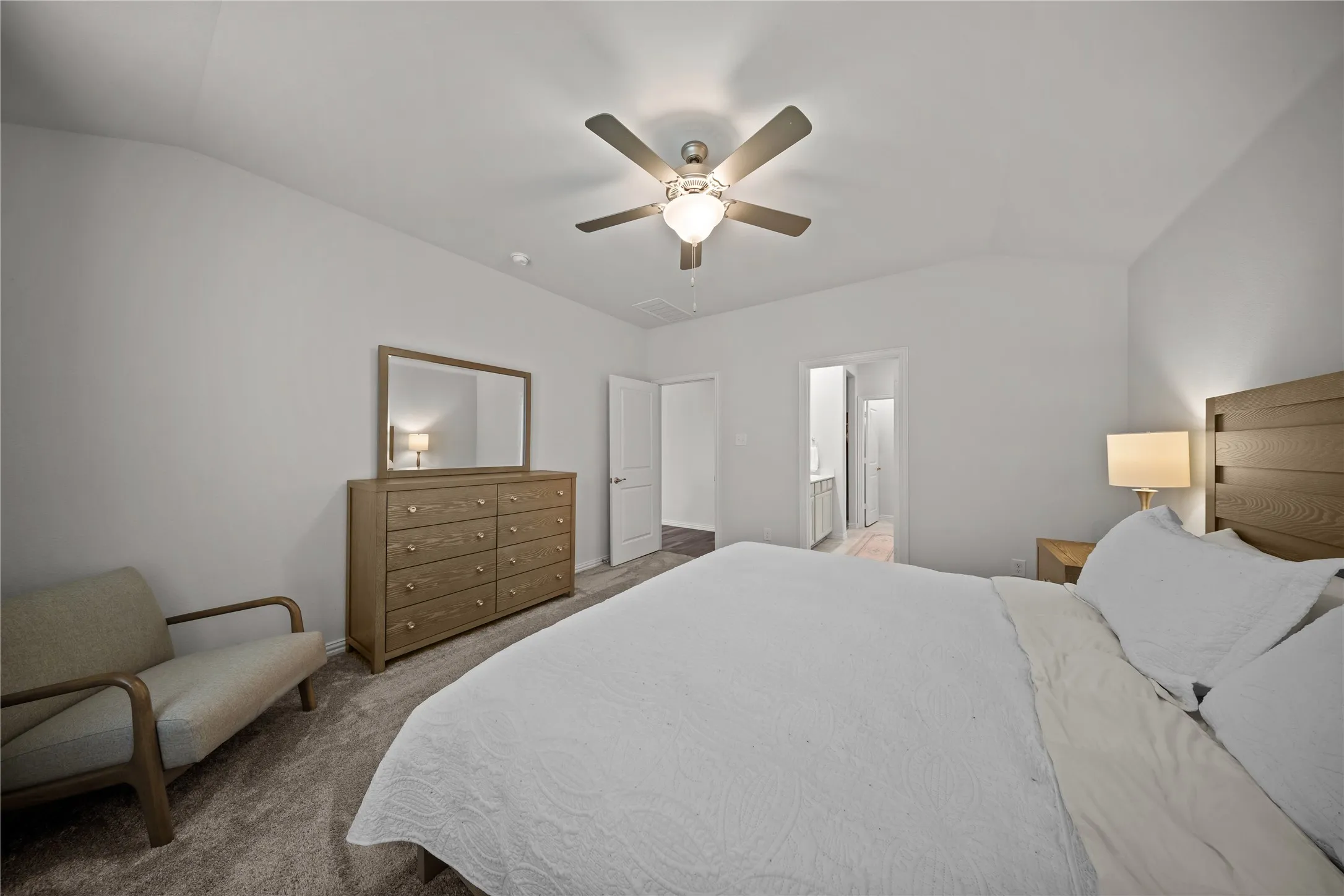 Single Family Residence For Sale in Collin County , 2820 Field Street, Celina, Texas 75009, 4 Bedroom, 3 Bathroom, 2 Garage spaces, 2,072 Sqft, built in 2019, mls#21369160, Real Estate Agent in Celina, Homes For Sale in Collin county, Homes For Sale in Celina, Realtor in Celina Texas, Real Estate Brokerage Independent Realty Texas, Luminita Cordes Realtor