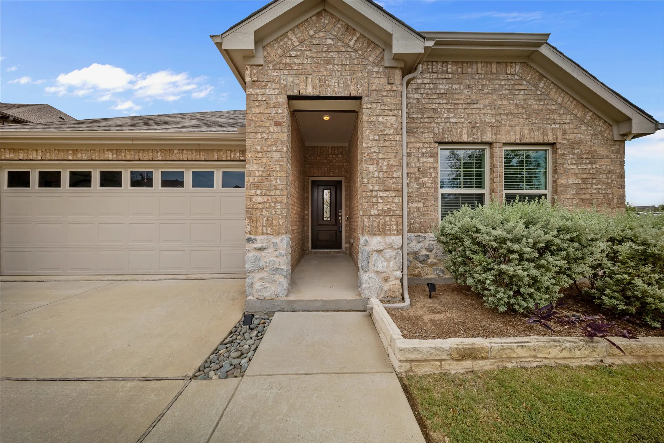 Single Family Residence For Sale in Collin County , 2820 Field Street, Celina, Texas 75009, 4 Bedroom, 3 Bathroom, 2 Garage spaces, 2,072 Sqft, built in 2019, mls#21369160, Real Estate Agent in Celina, Homes For Sale in Collin county, Homes For Sale in Celina, Realtor in Celina Texas, Real Estate Brokerage Independent Realty Texas, Luminita Cordes Realtor