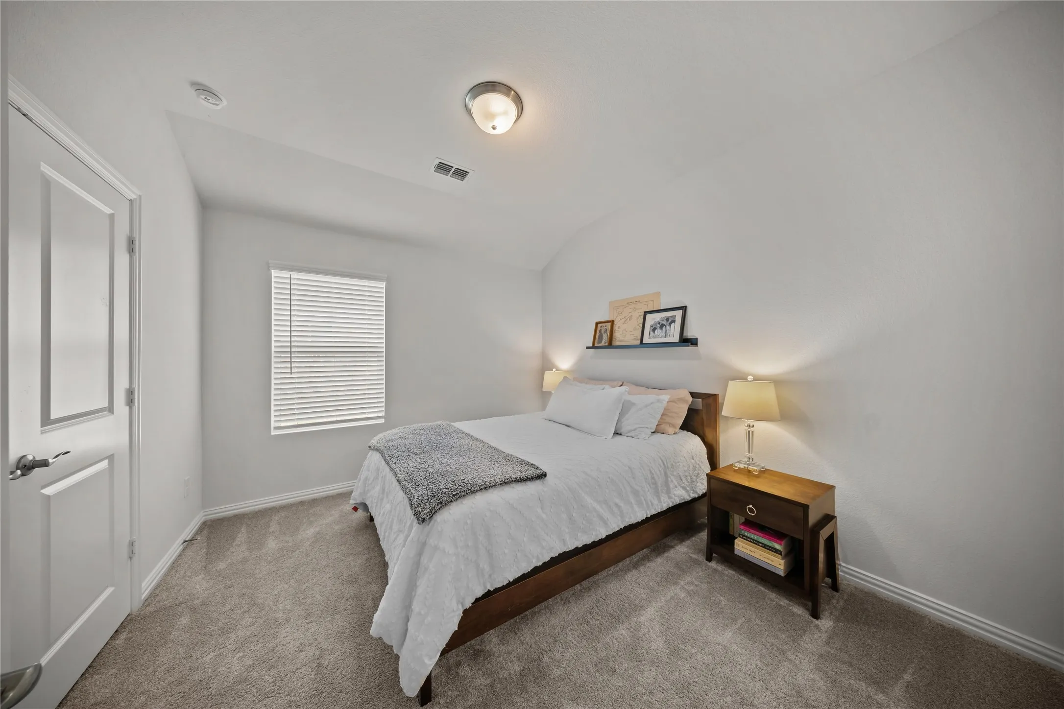 Single Family Residence For Sale in Collin County , 2820 Field Street, Celina, Texas 75009, 4 Bedroom, 3 Bathroom, 2 Garage spaces, 2,072 Sqft, built in 2019, mls#21369160, Real Estate Agent in Celina, Homes For Sale in Collin county, Homes For Sale in Celina, Realtor in Celina Texas, Real Estate Brokerage Independent Realty Texas, Luminita Cordes Realtor